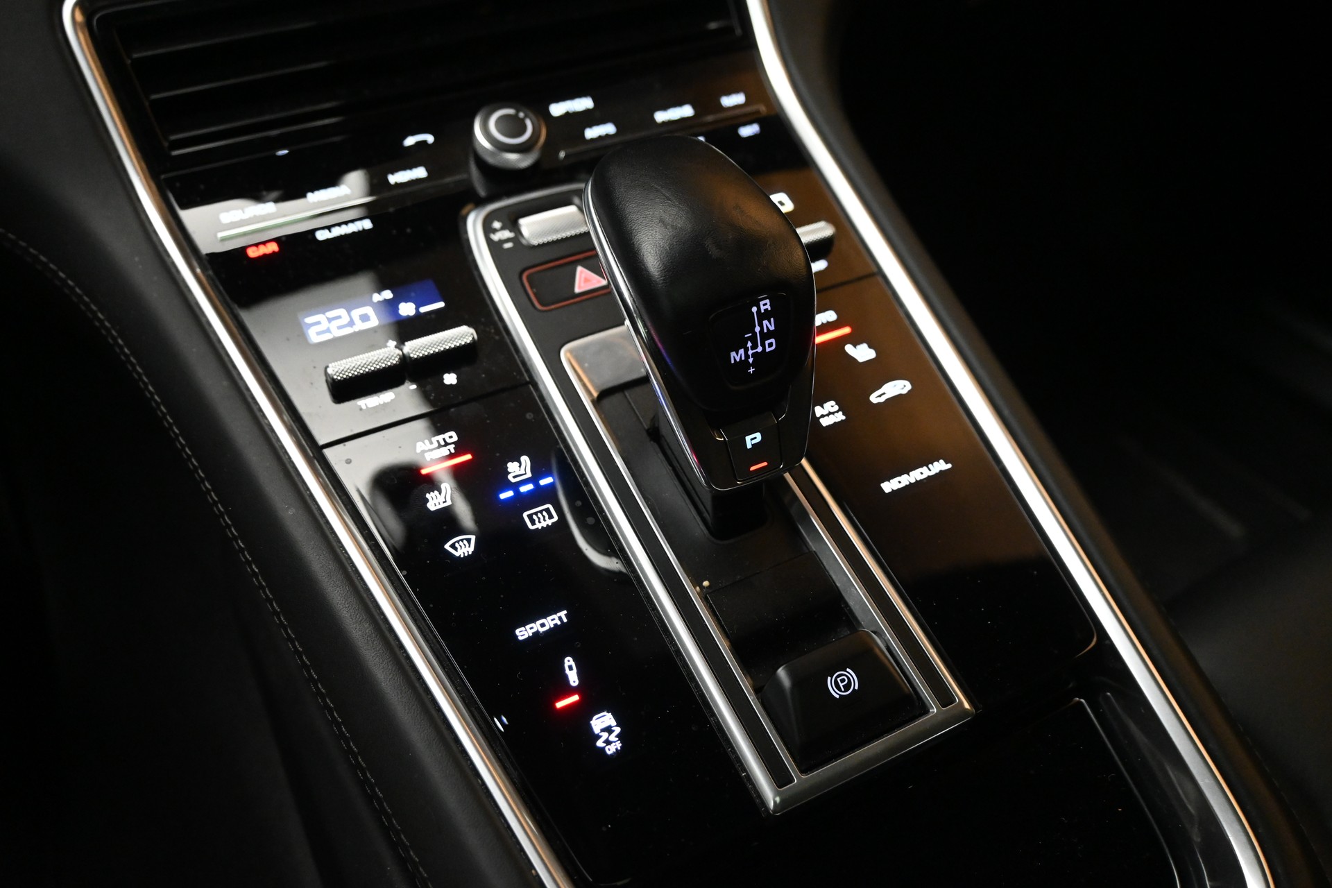 PORSCHE Panamera 4S Sport Turismo PDK-image-11