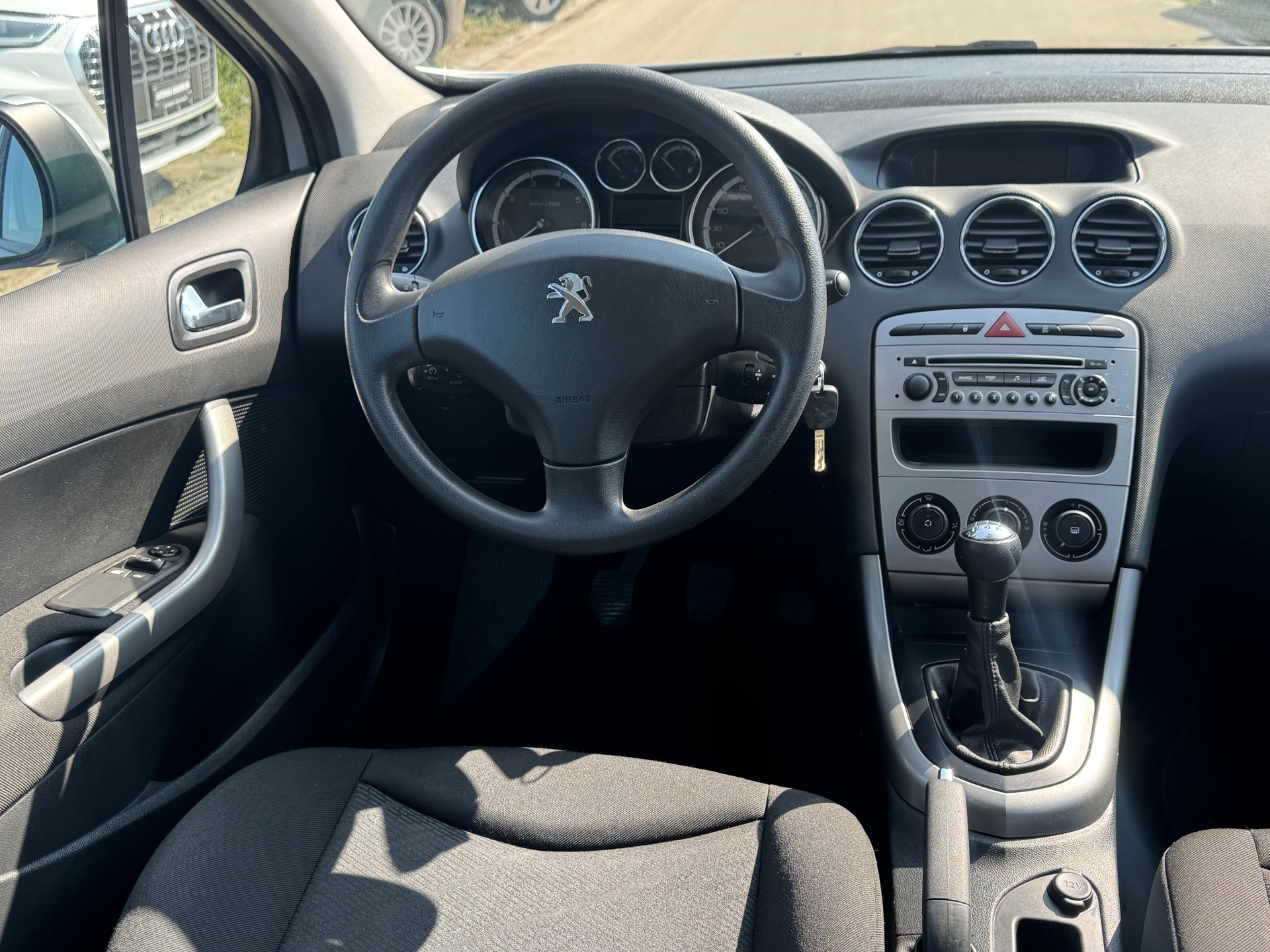 PEUGEOT 308 SW 1.6 HDI Access-image-8
