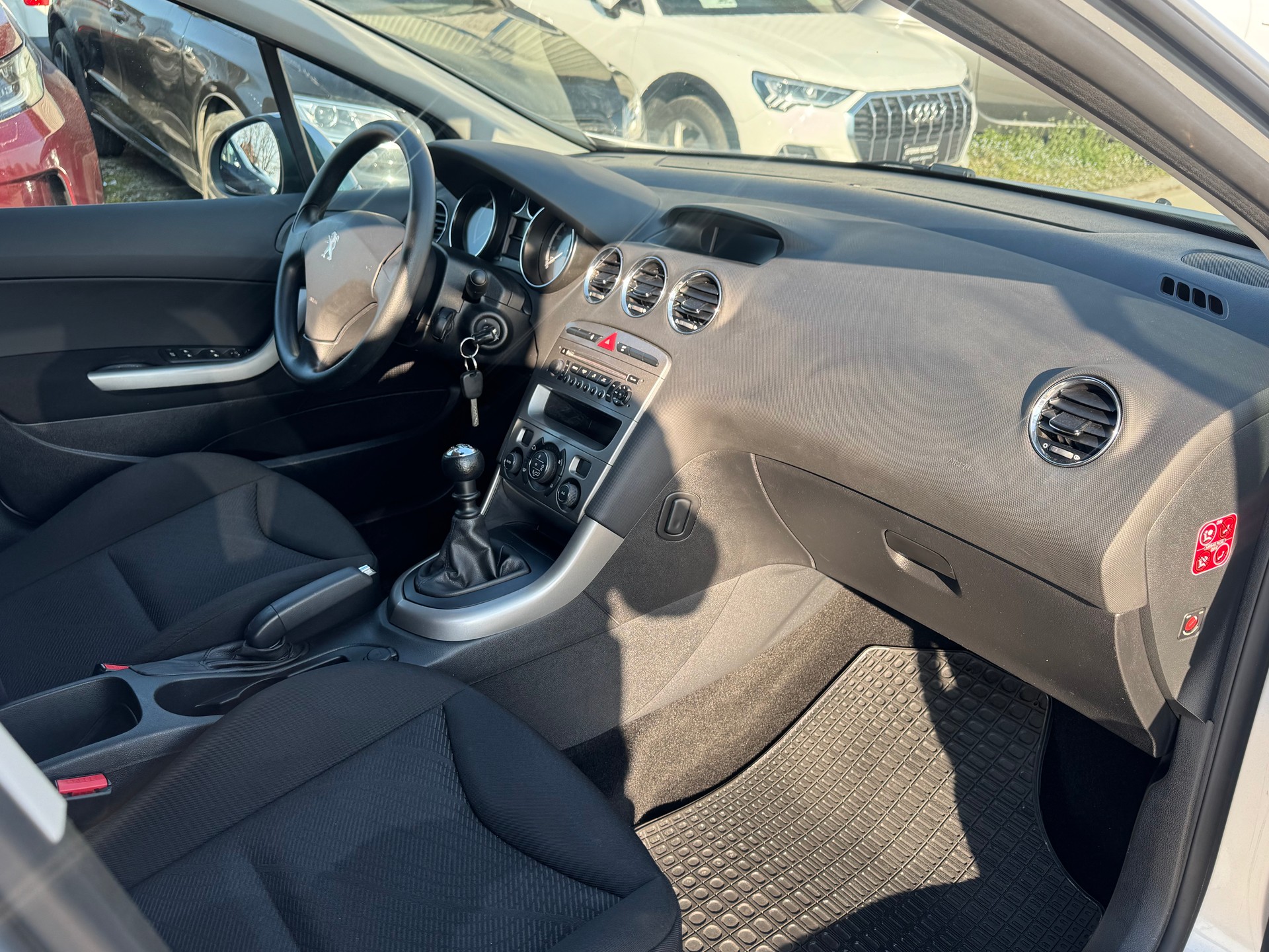 PEUGEOT 308 SW 1.6 HDI Access-image-5