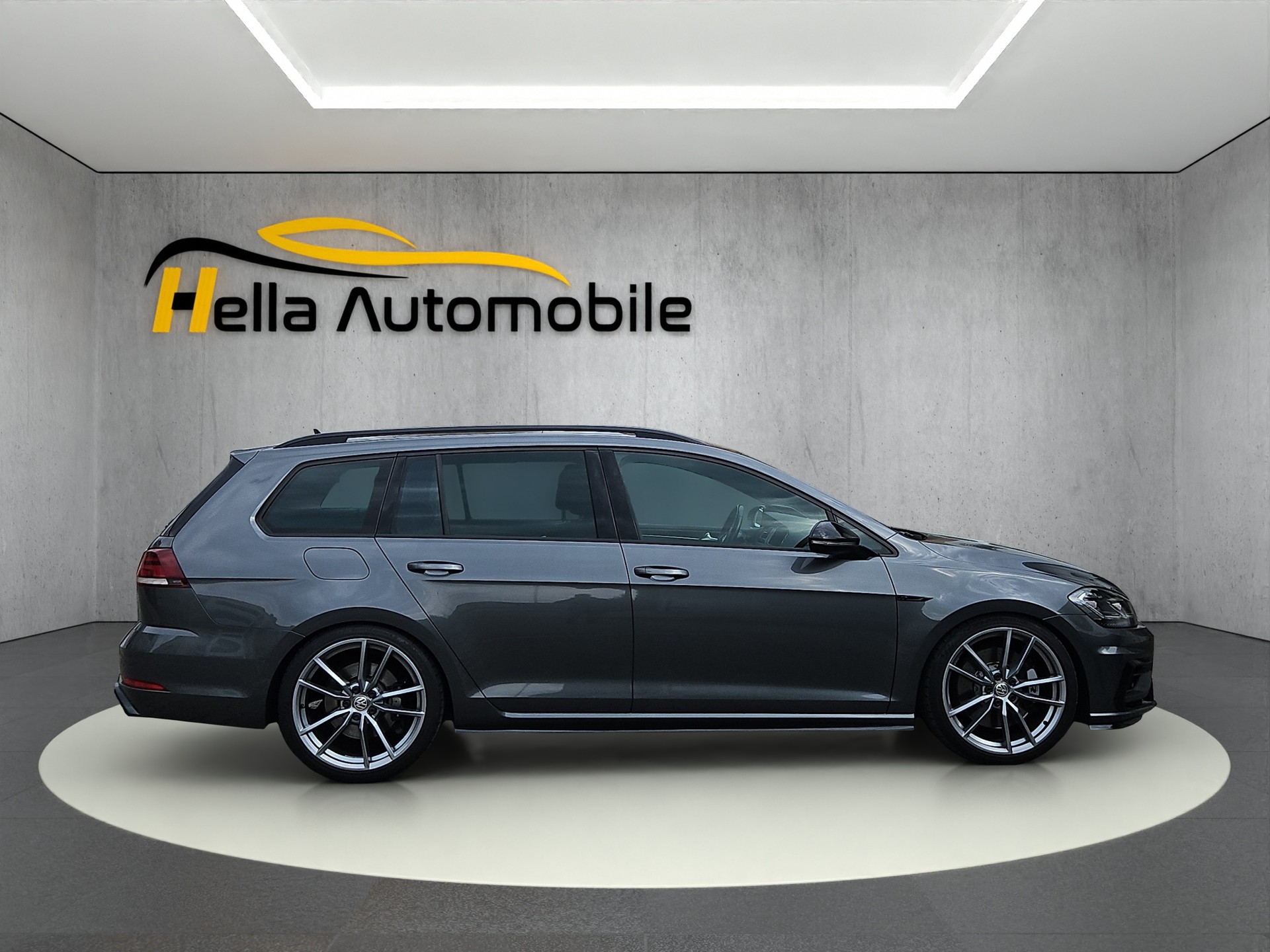 VW Golf Variant 2.0 TSI R 4Motion DSG-image-7