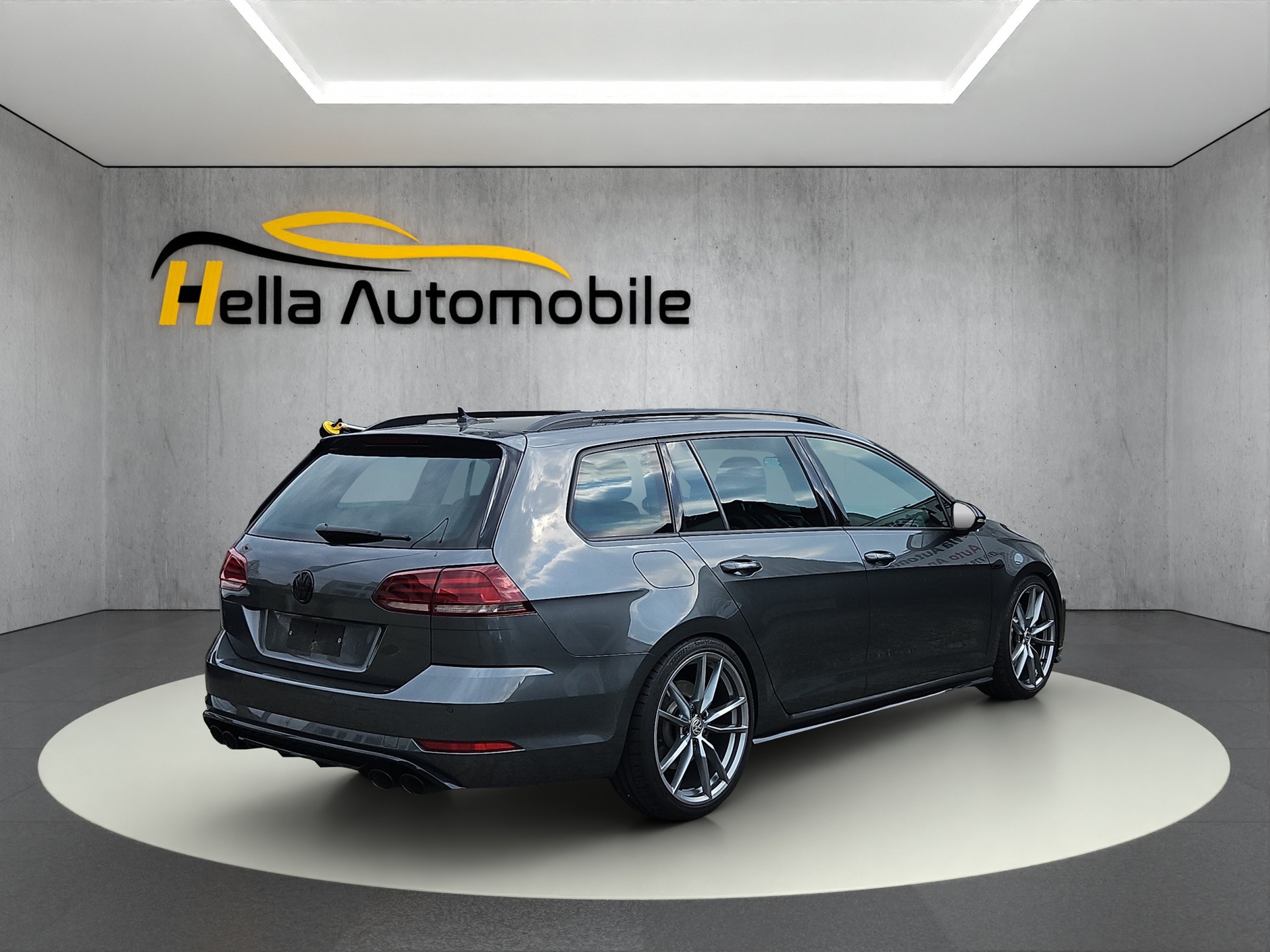 VW Golf Variant 2.0 TSI R 4Motion DSG-image-6
