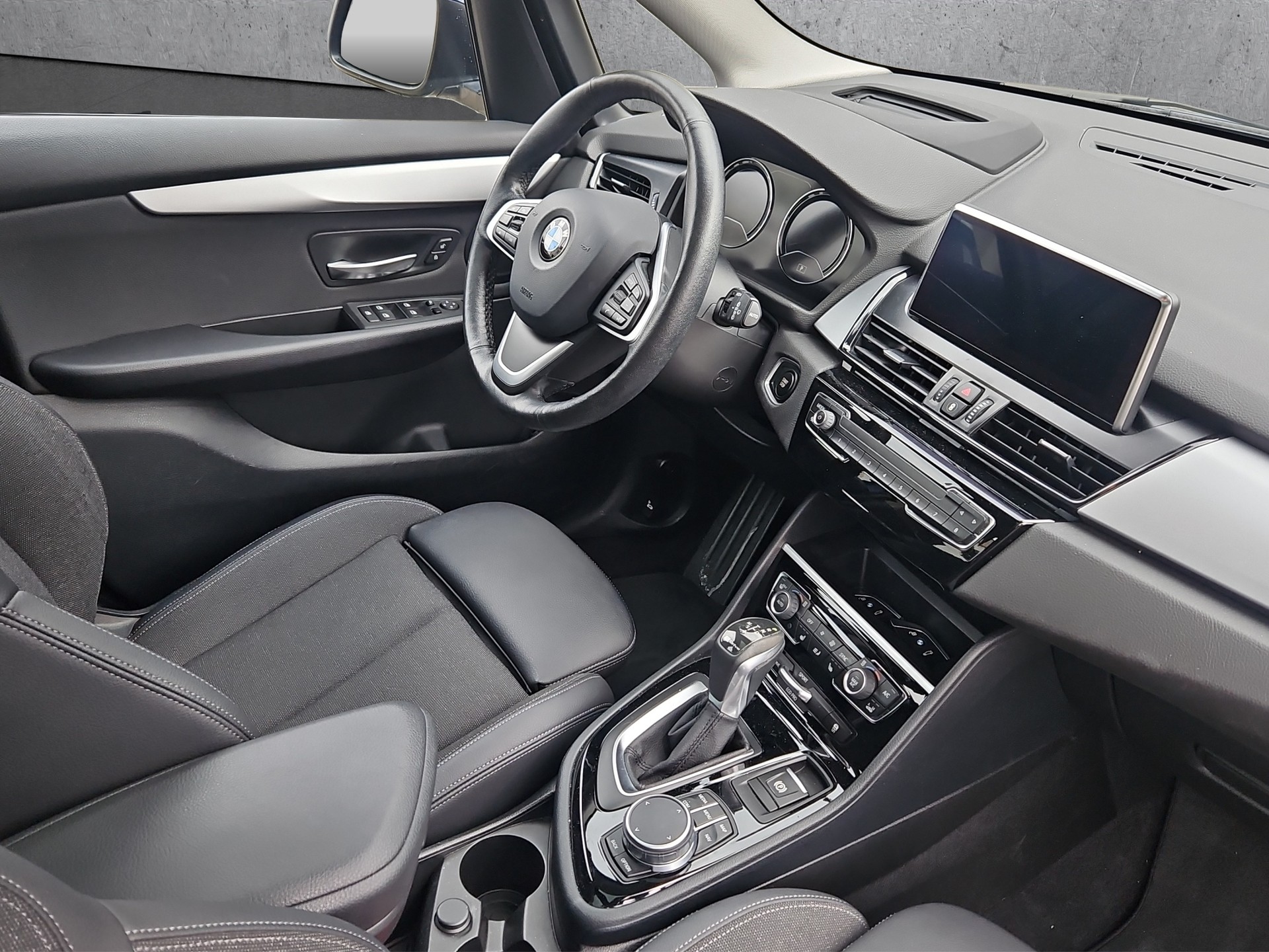 BMW 225xe iPerformance Active Tourer Steptronic-image-11