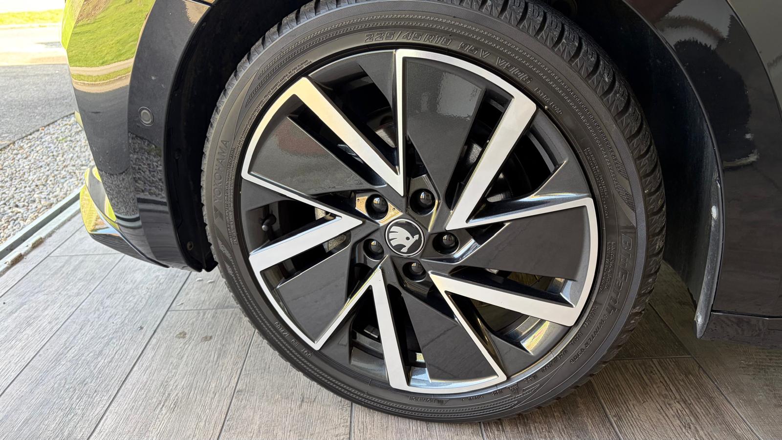 SKODA Octavia Combi 1.5 TSI SportLine DSG-image-4