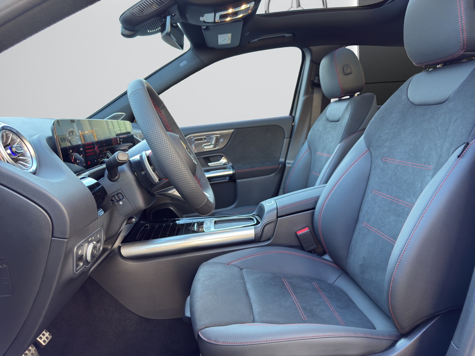MERCEDES-BENZ GLA 200 7G-DCT-image-7