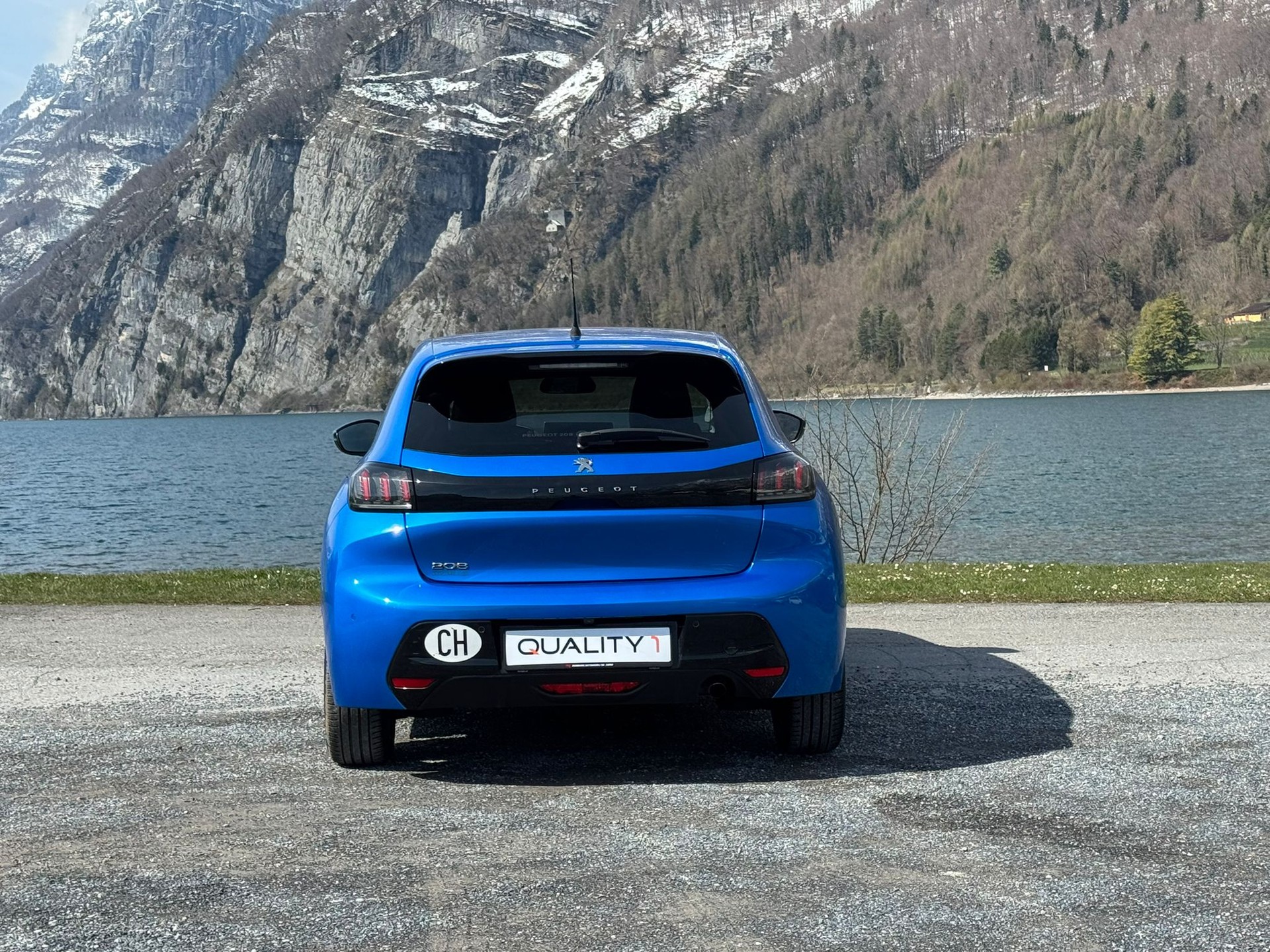 PEUGEOT 208 1.2 PureTech Allure EAT8-image-9