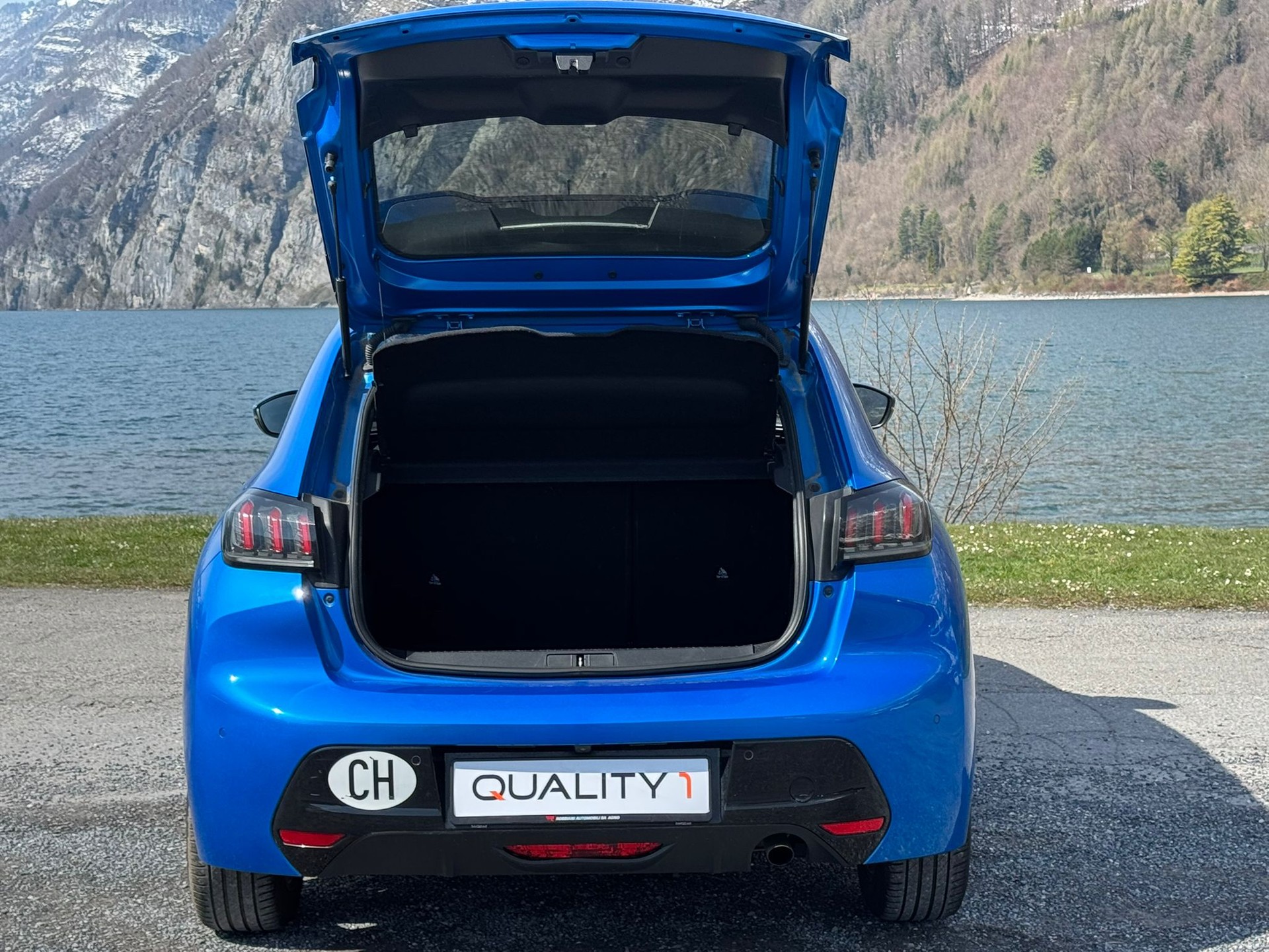 PEUGEOT 208 1.2 PureTech Allure EAT8-image-10