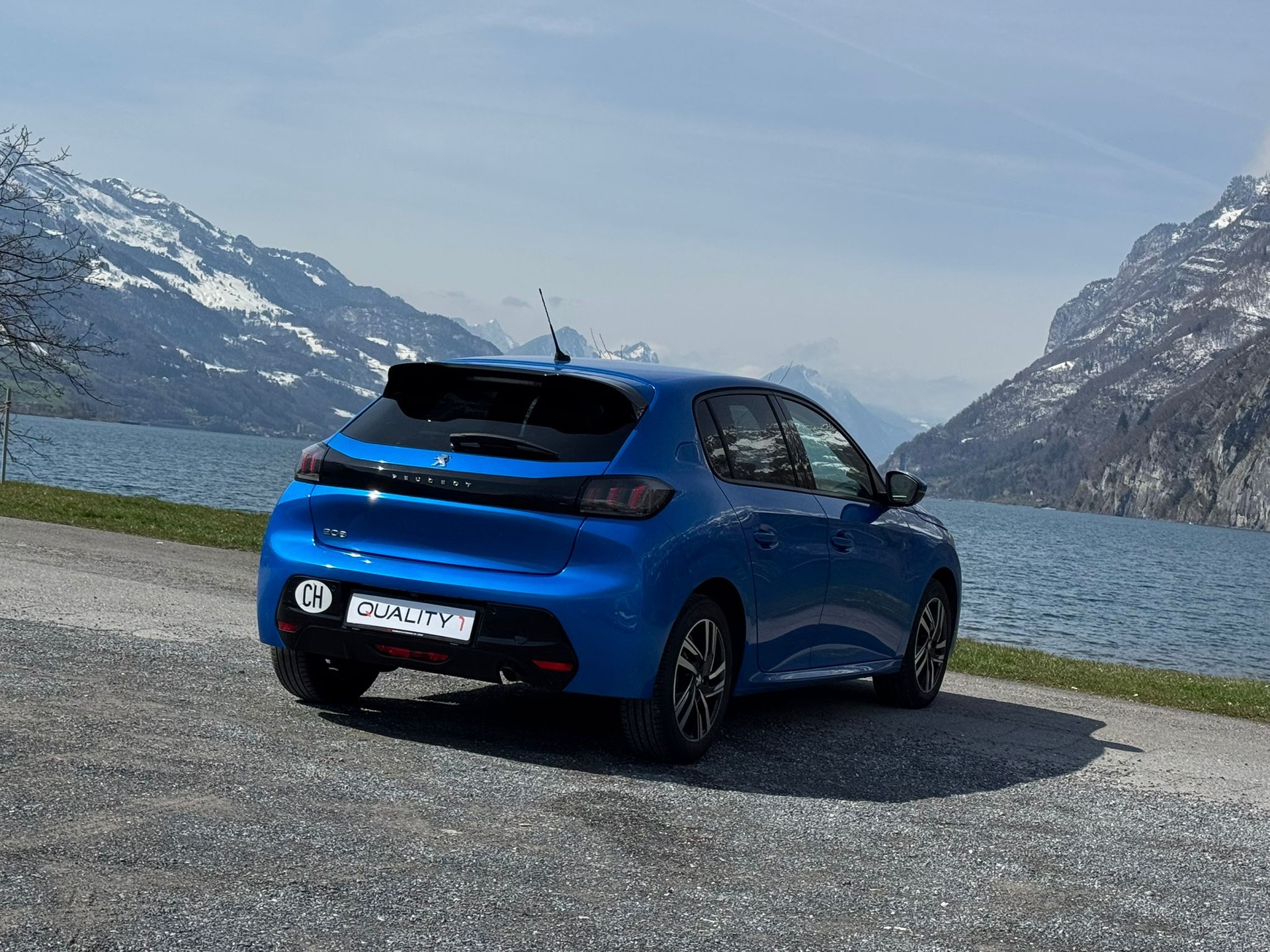 PEUGEOT 208 1.2 PureTech Allure EAT8-image-8