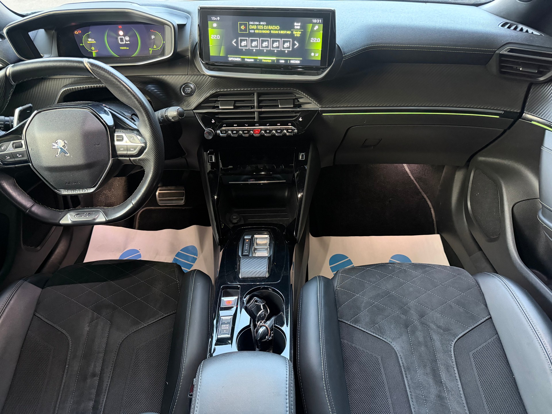 PEUGEOT 2008 1.2 PureTech GT EAT8-image-9