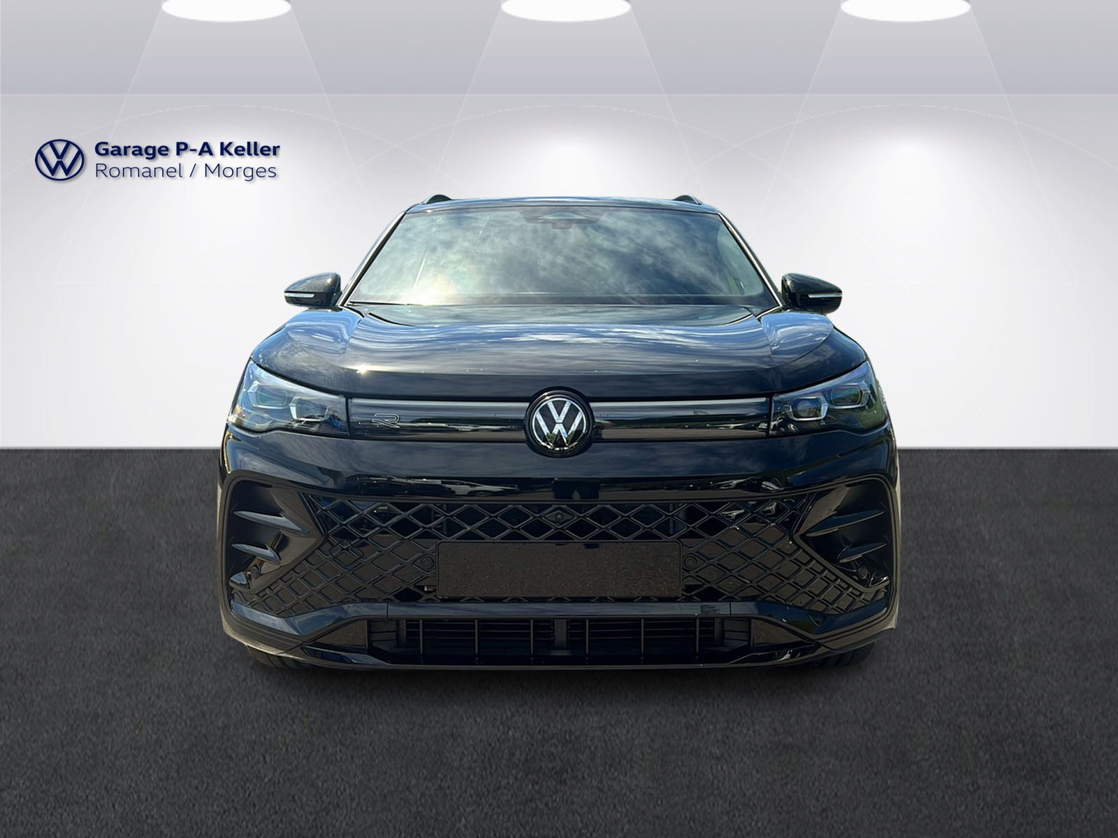 VW Tiguan R-Line 2.0TSI 265CH DSG 4Motion-image-1