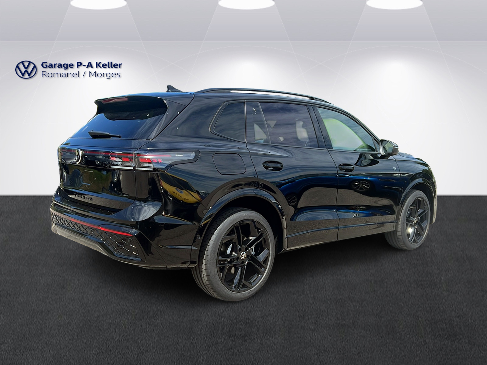 VW Tiguan R-Line 2.0TSI 265CH DSG 4Motion-image-3