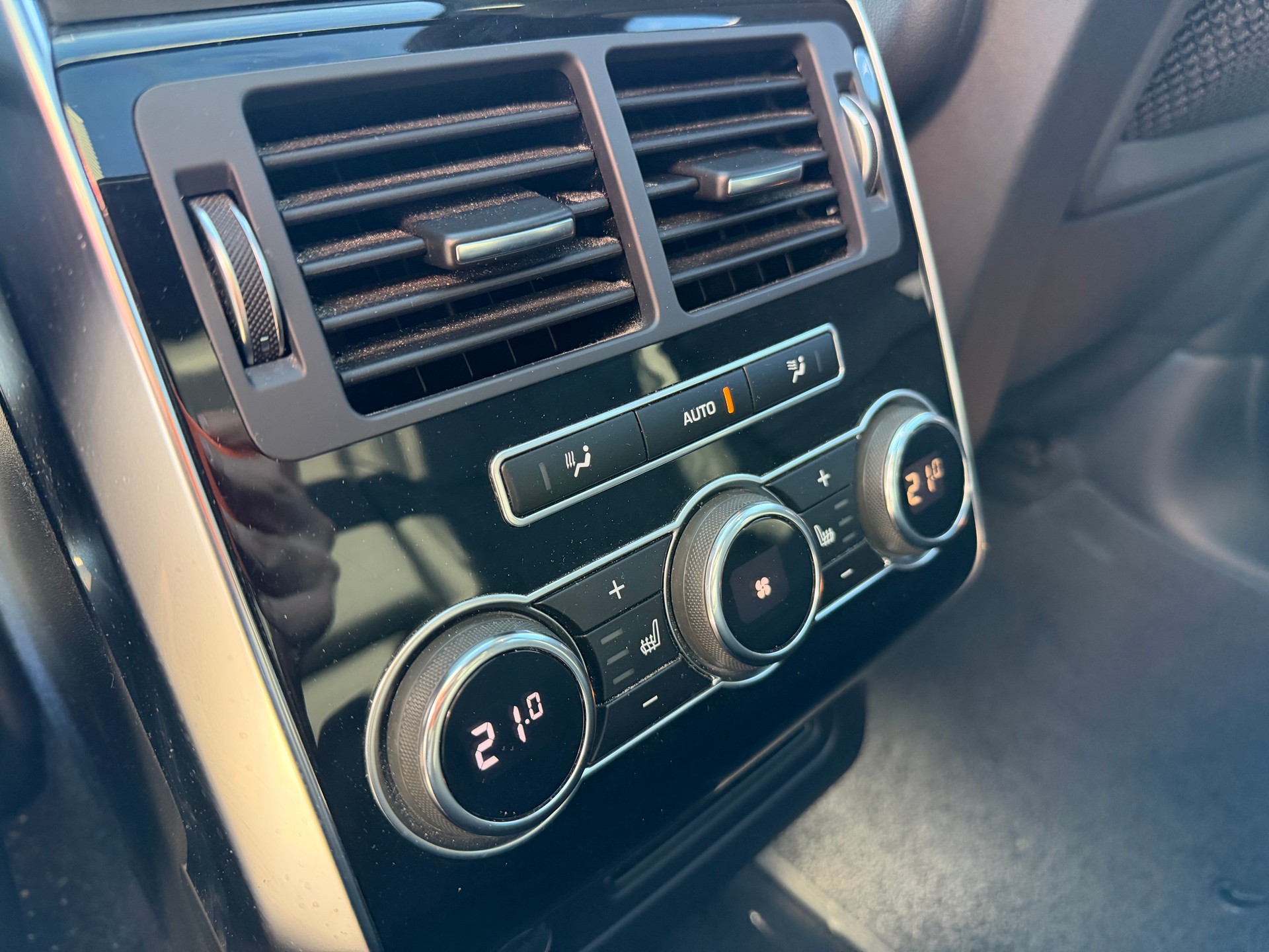 LAND ROVER Range Rover Sport 3.0 SDV6 HSE Dynamic Automatic-image-7