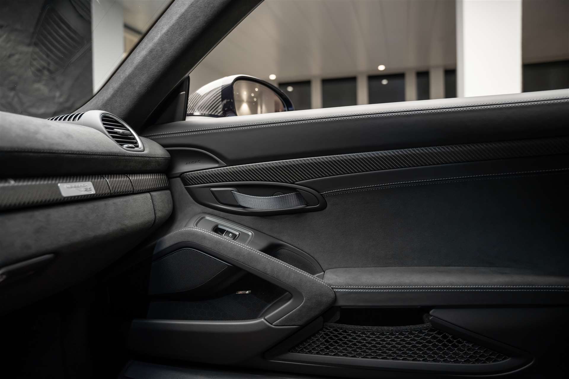 PORSCHE 718 Cayman GT4 RS PDK *Weissach* CH-Auto*-image-27