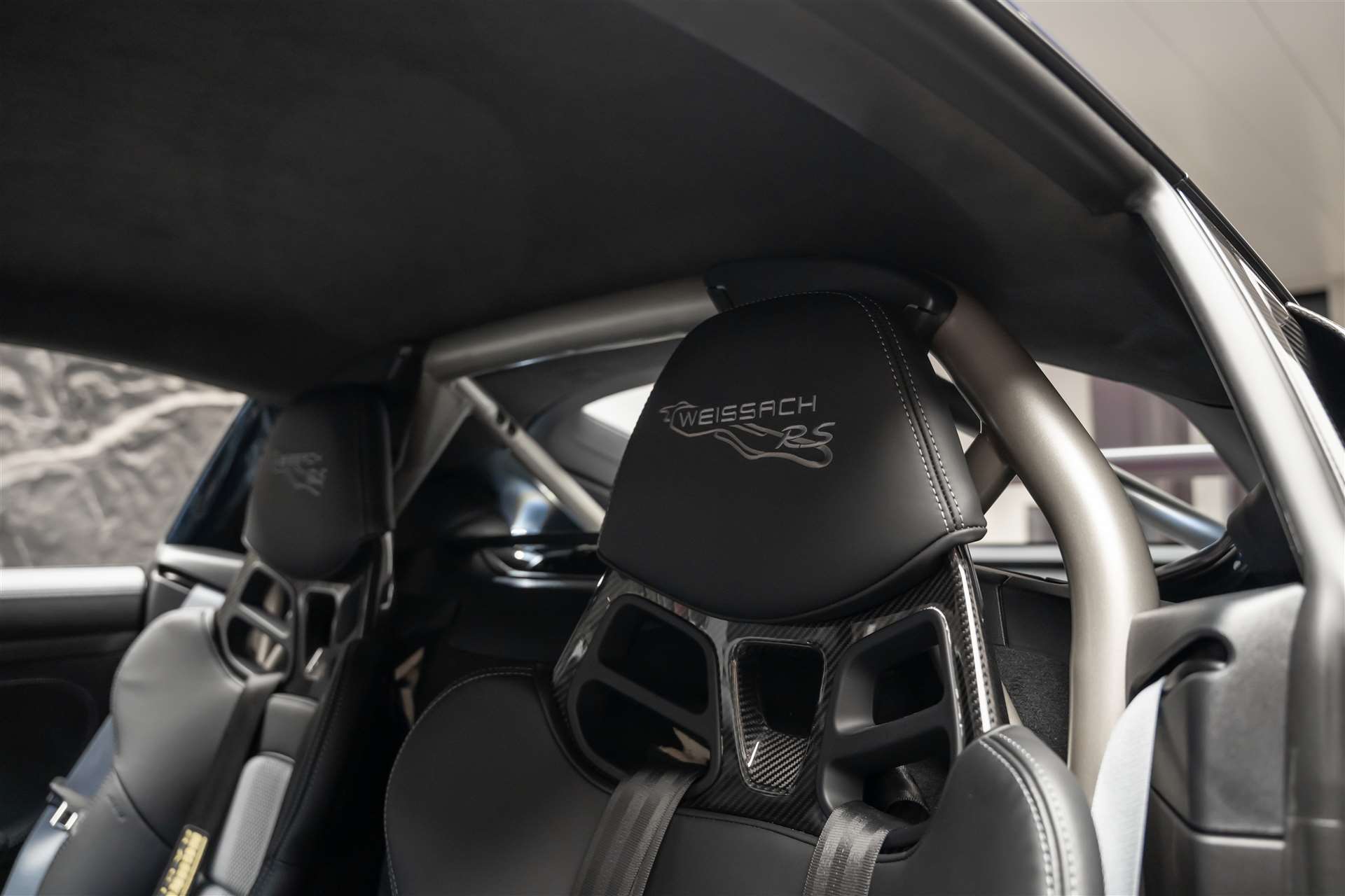 PORSCHE 718 Cayman GT4 RS PDK *Weissach* CH-Auto*-image-22