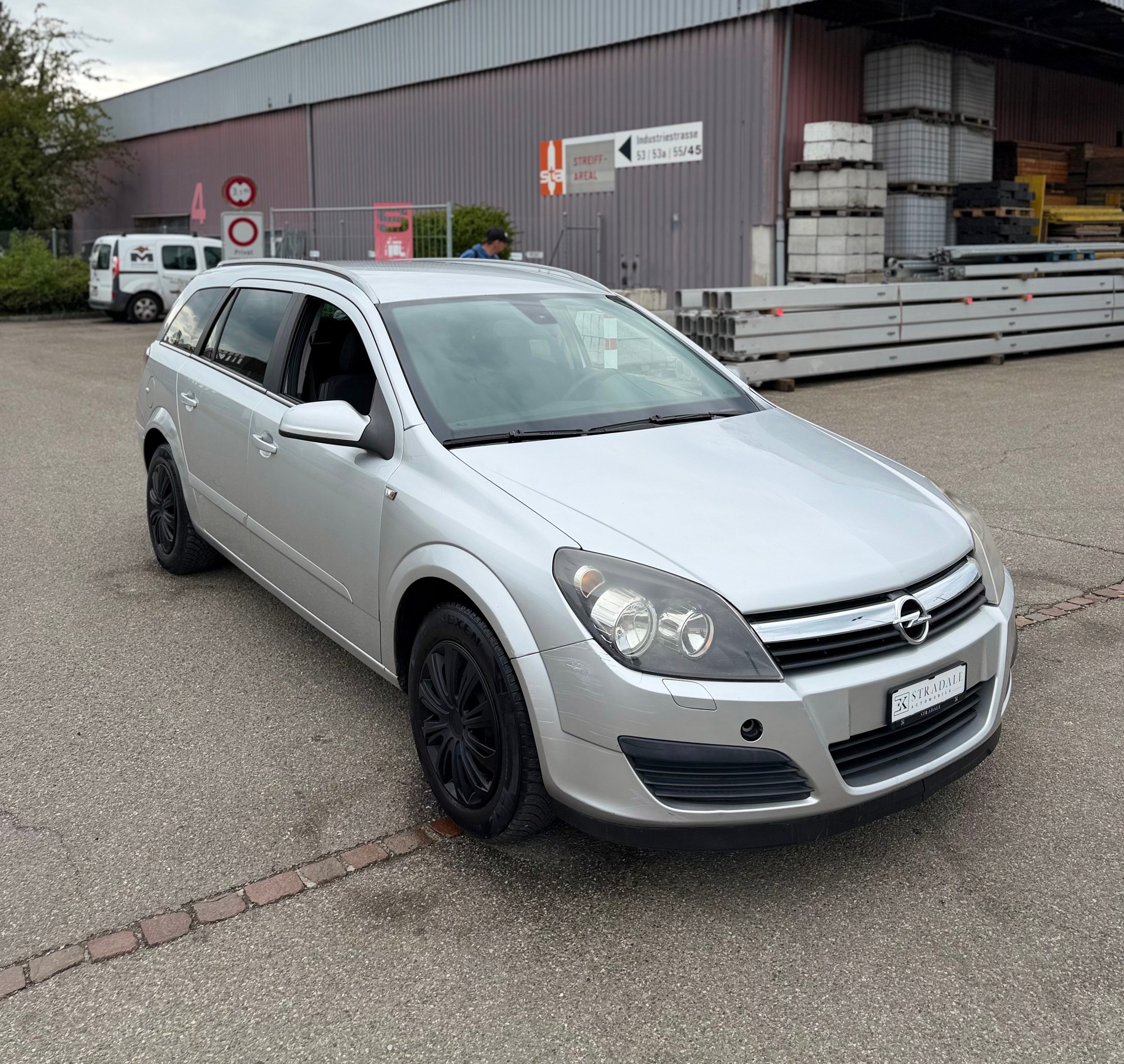 OPEL Astra Caravan 1.8i 16V Sport Frisch Ab MFK-image-1