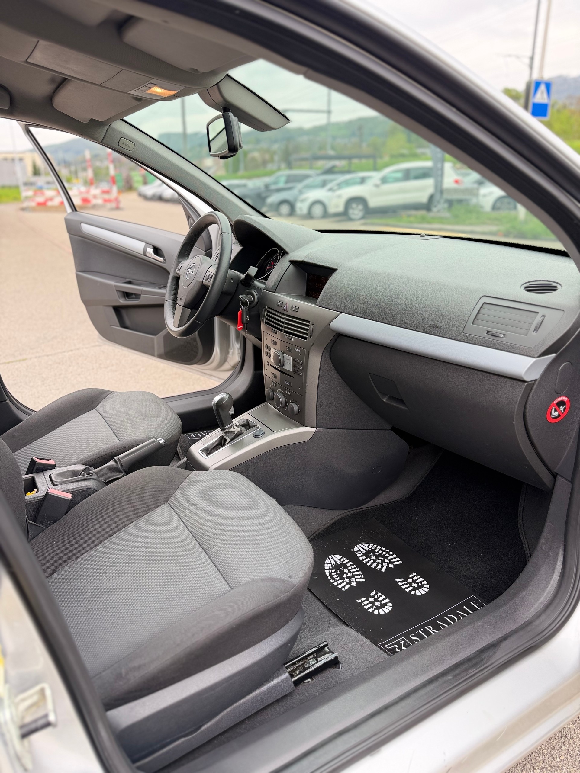 OPEL Astra Caravan 1.8i 16V Sport Frisch Ab MFK-image-11