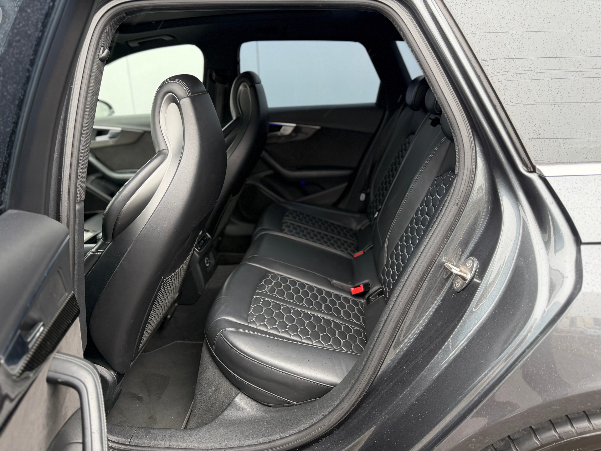 AUDI RS4 Avant 2.9 TFSI quattro tiptronic-image-12