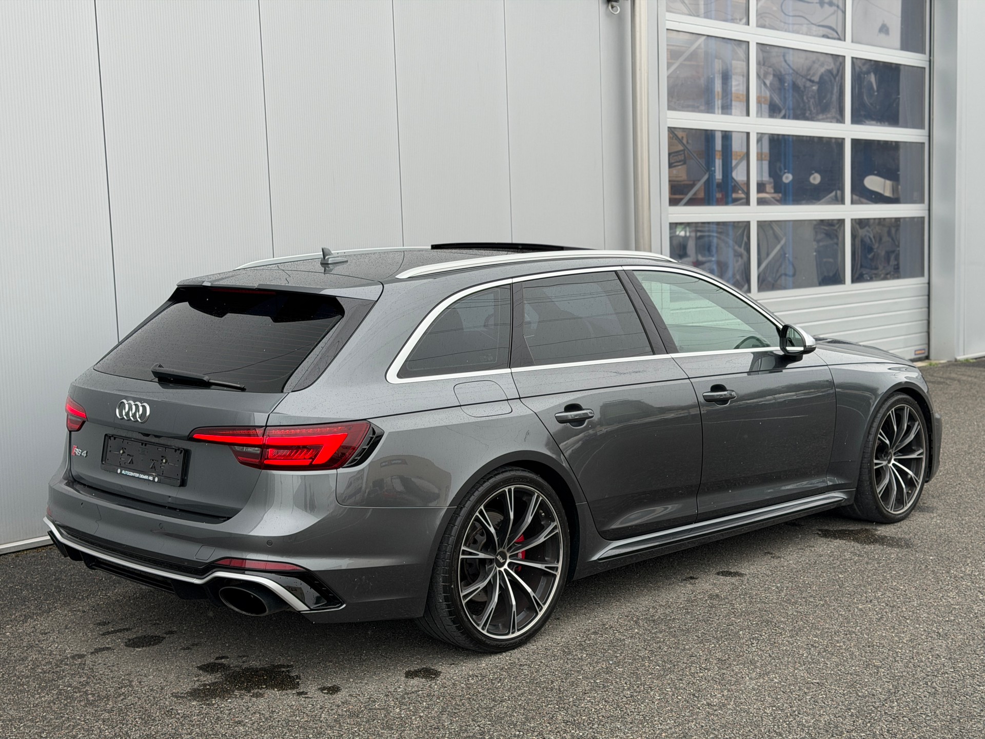 AUDI RS4 Avant 2.9 TFSI quattro tiptronic-image-3