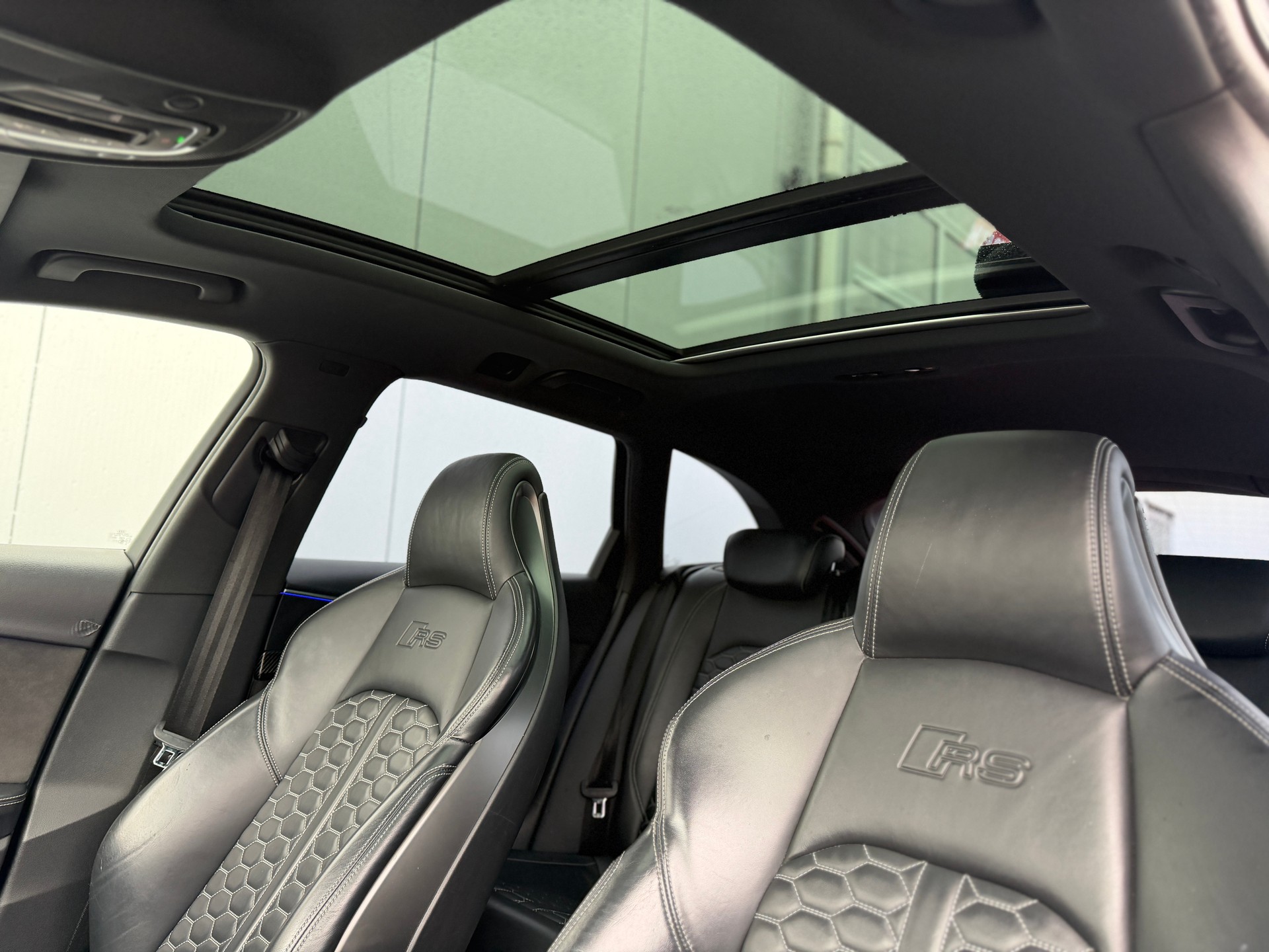 AUDI RS4 Avant 2.9 TFSI quattro tiptronic-image-13
