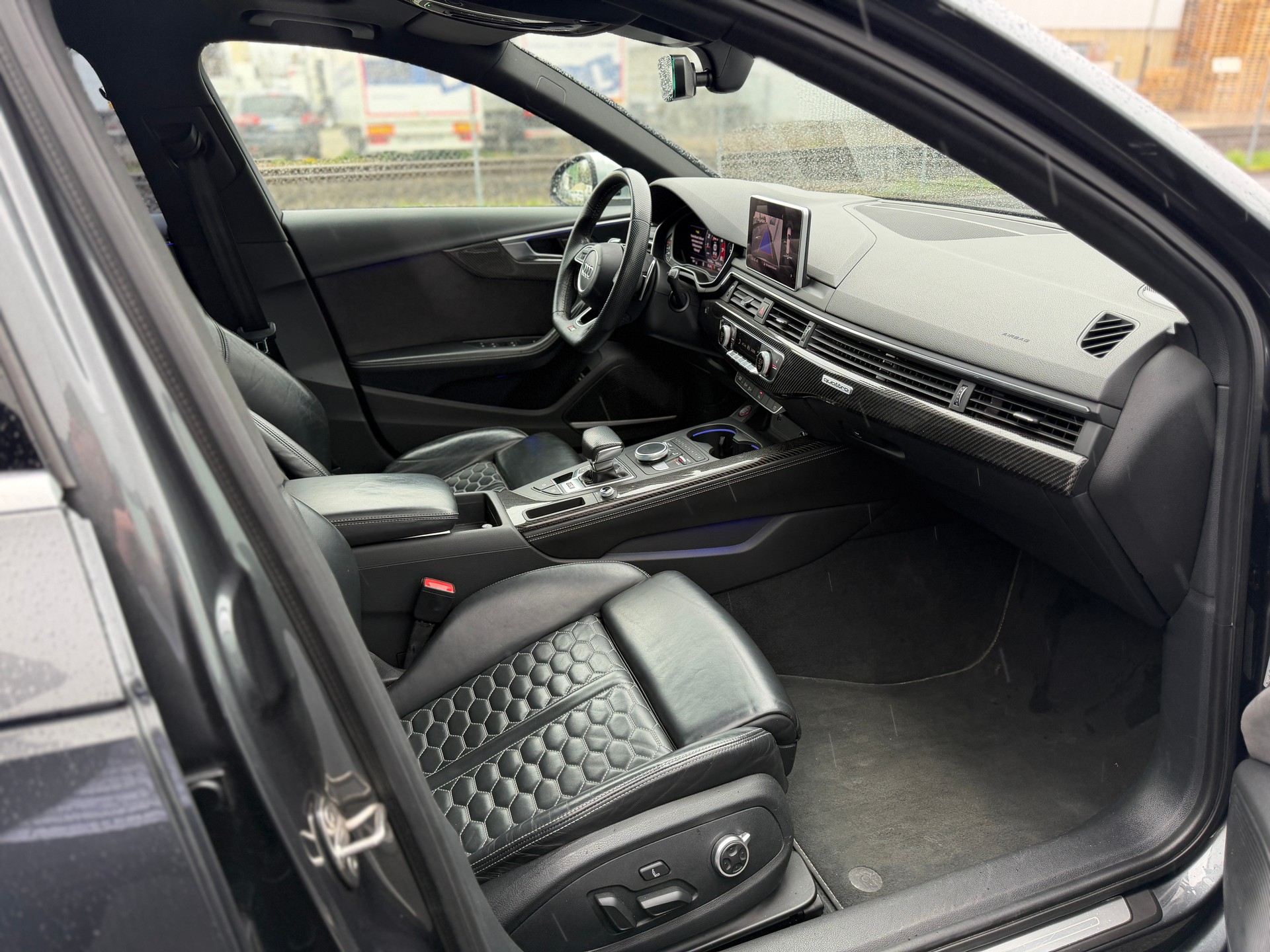 AUDI RS4 Avant 2.9 TFSI quattro tiptronic-image-10