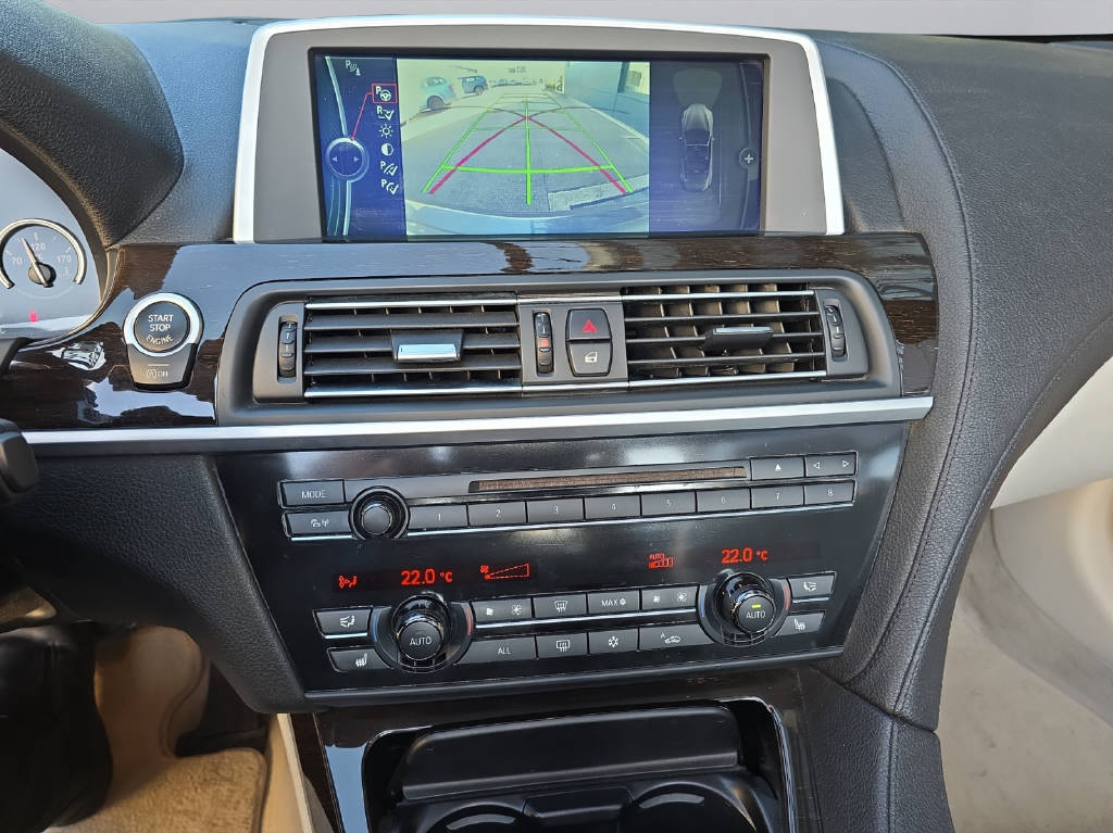 BMW 640i Cabriolet-image-13