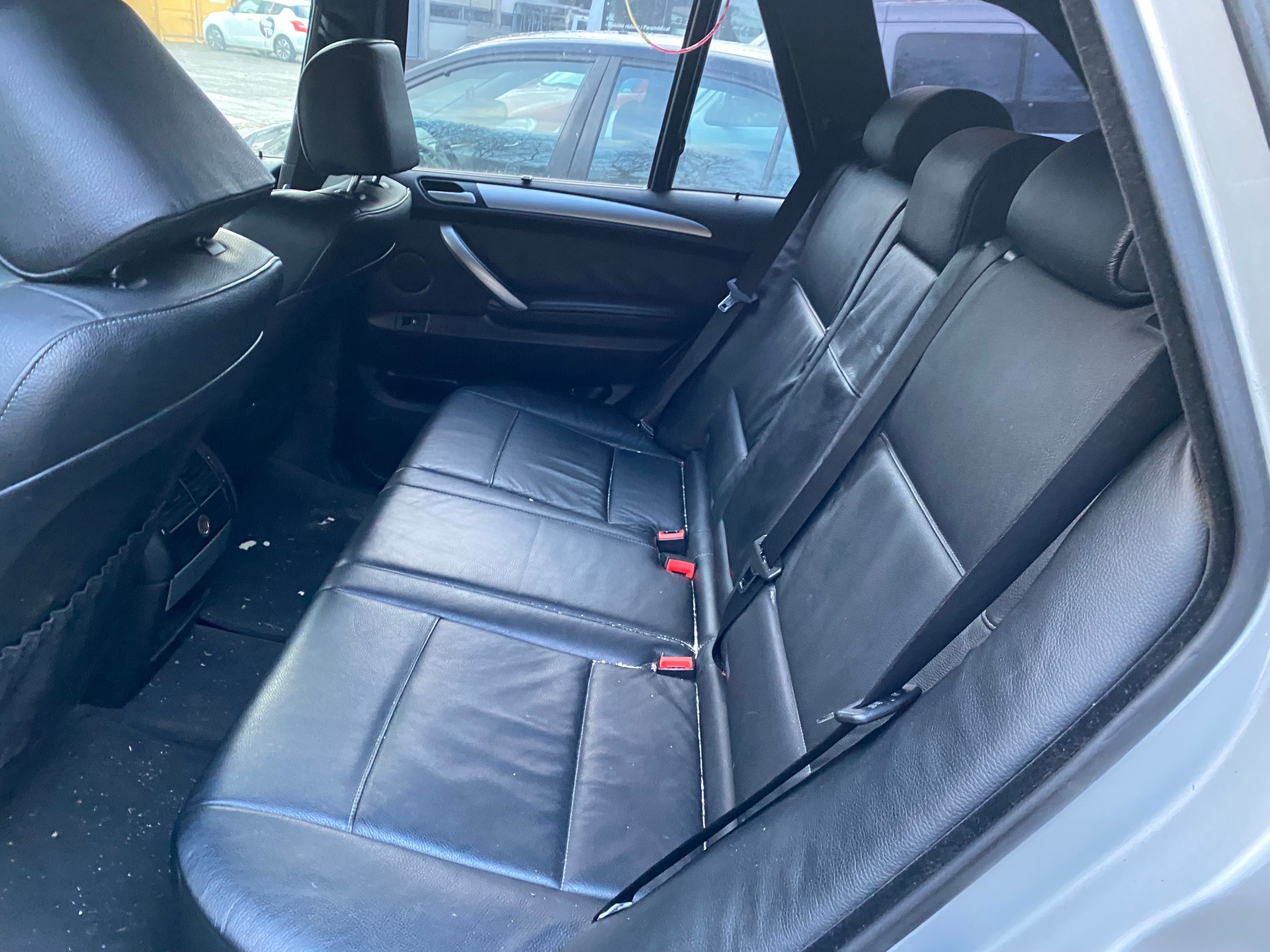 BMW X5 3.0i-image-4