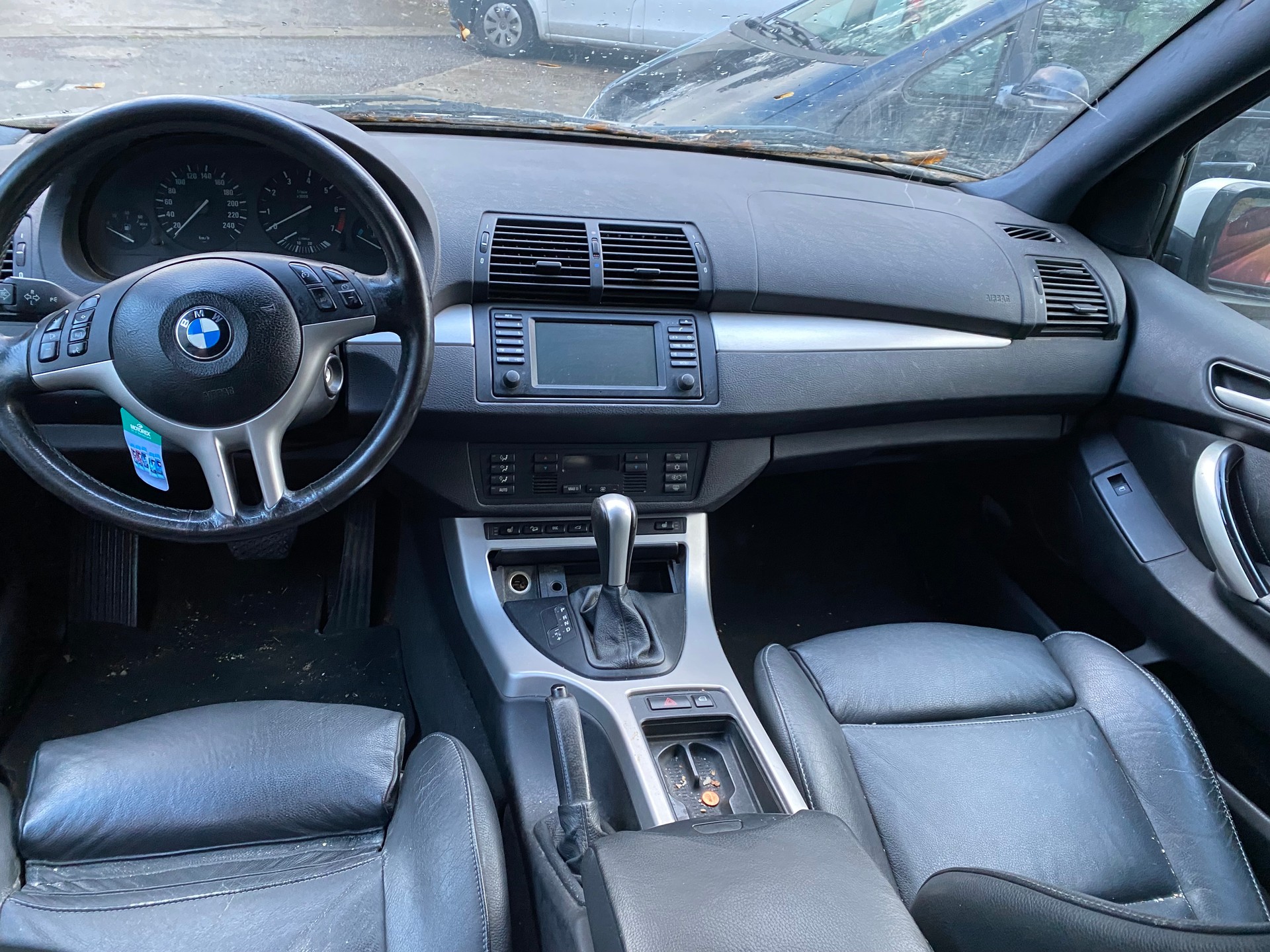 BMW X5 3.0i-image-3