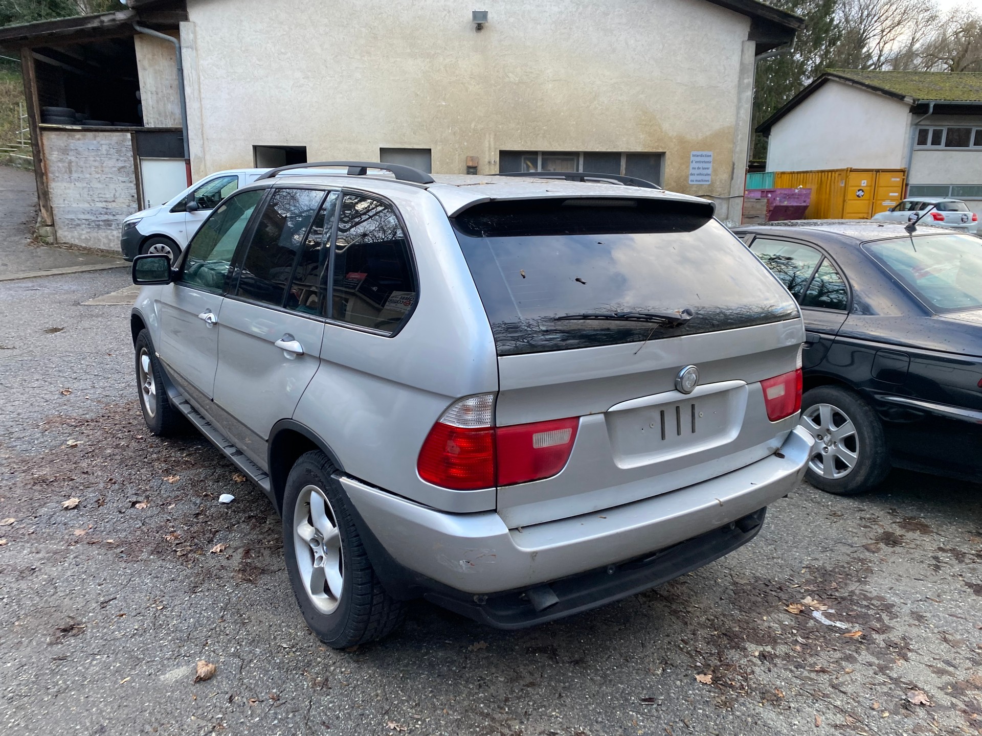BMW X5 3.0i-image-2