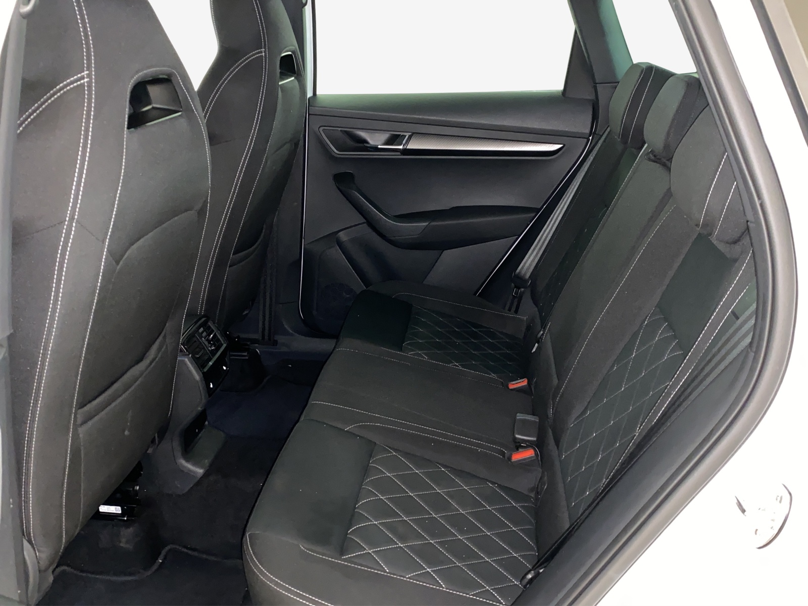 SKODA Karoq 2.0 TSI SportLine 4x4 DSG-image-8