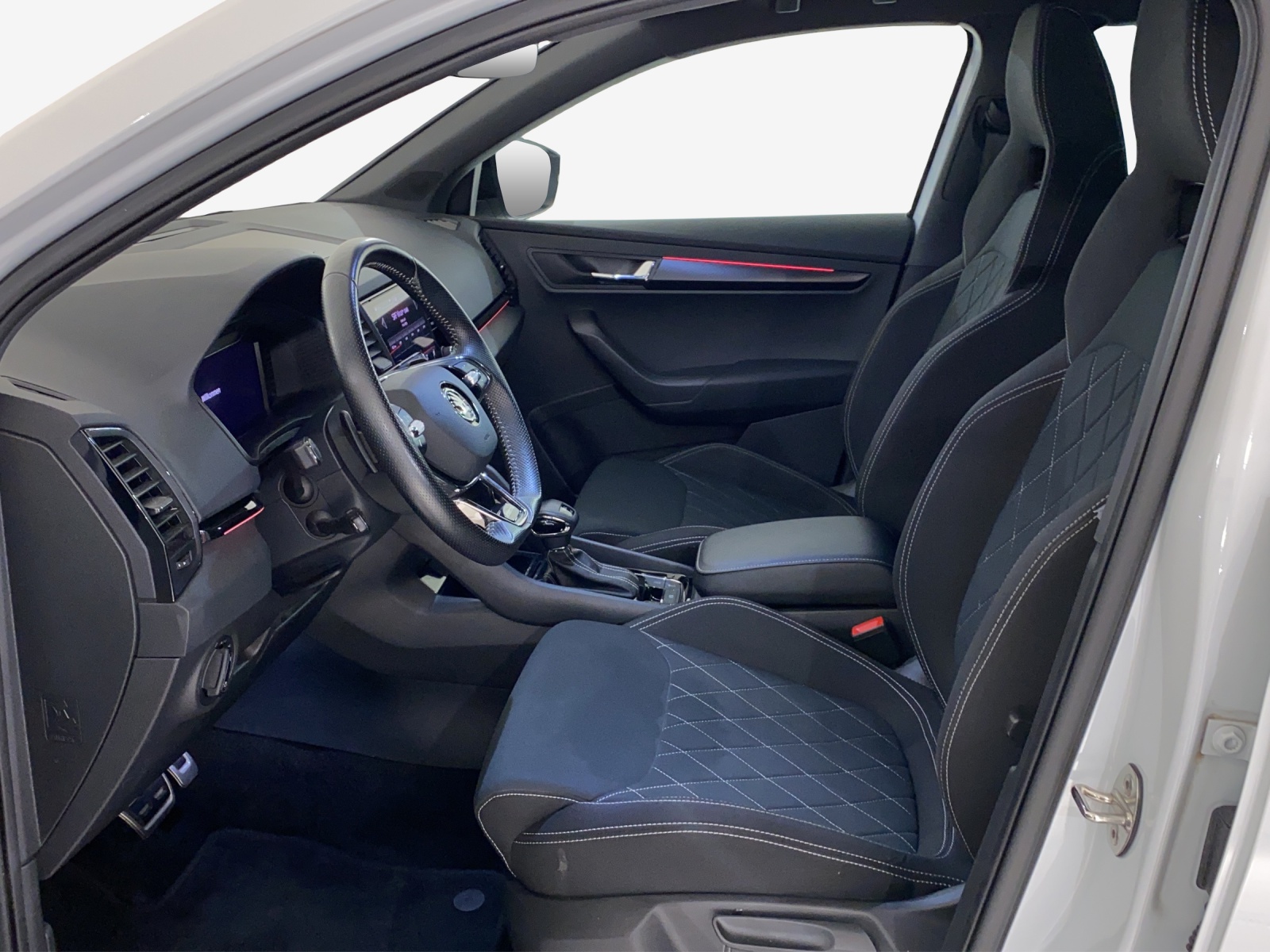 SKODA Karoq 2.0 TSI SportLine 4x4 DSG-image-6