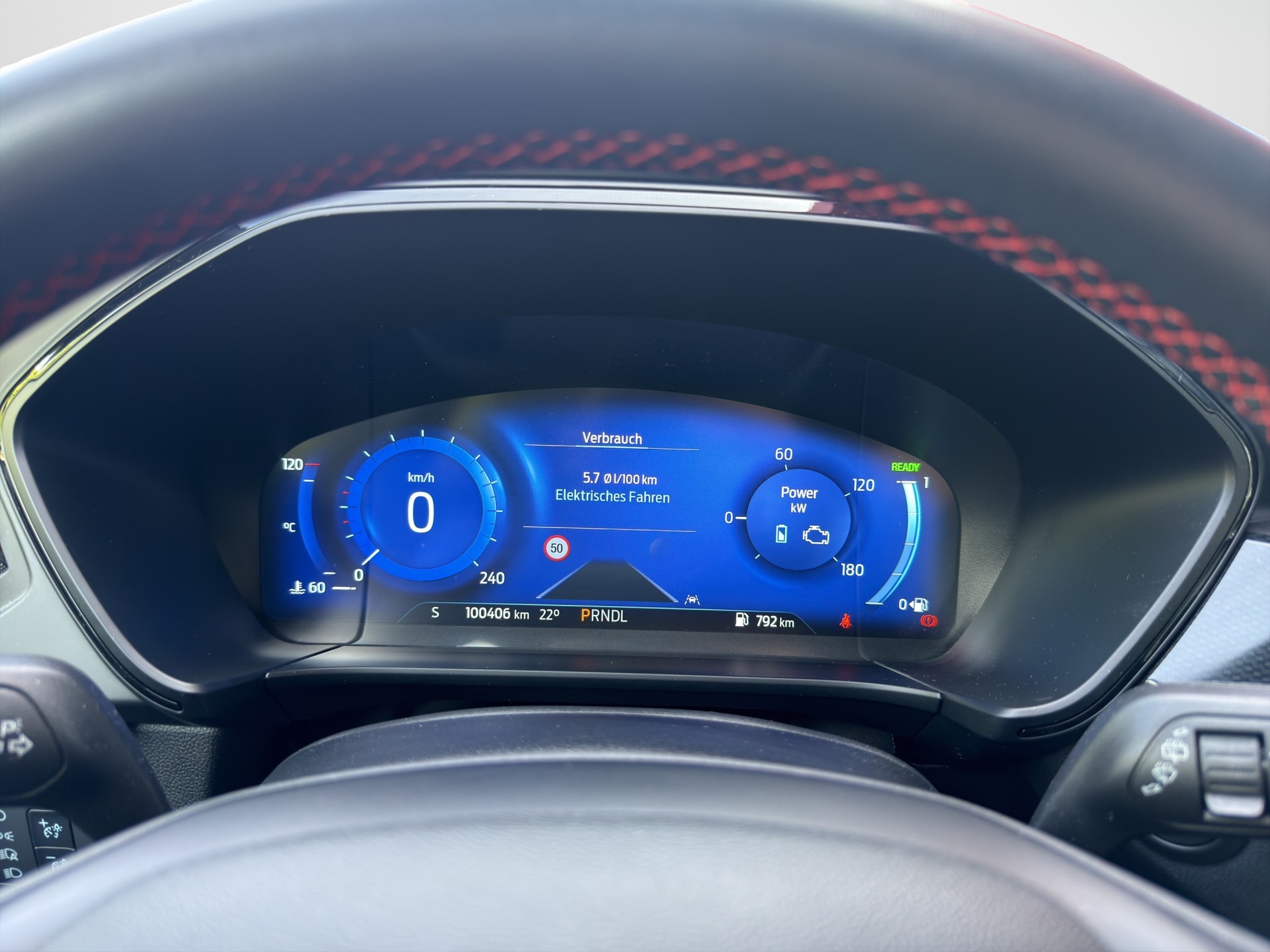 FORD Kuga 2.5 FHEV ST-Line 4WD-image-8