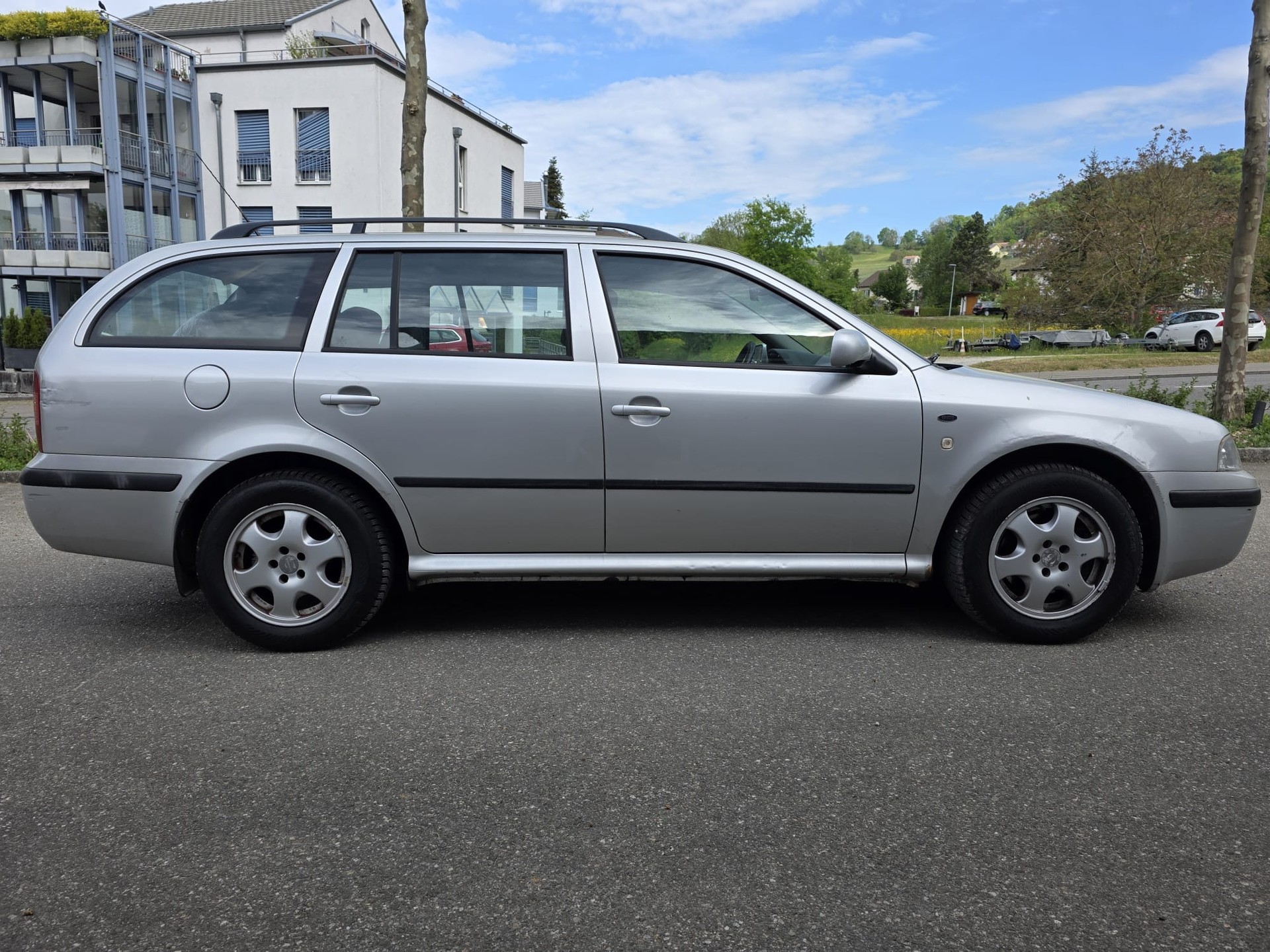 SKODA Octavia 1.8 Turbo Elegance-image-12