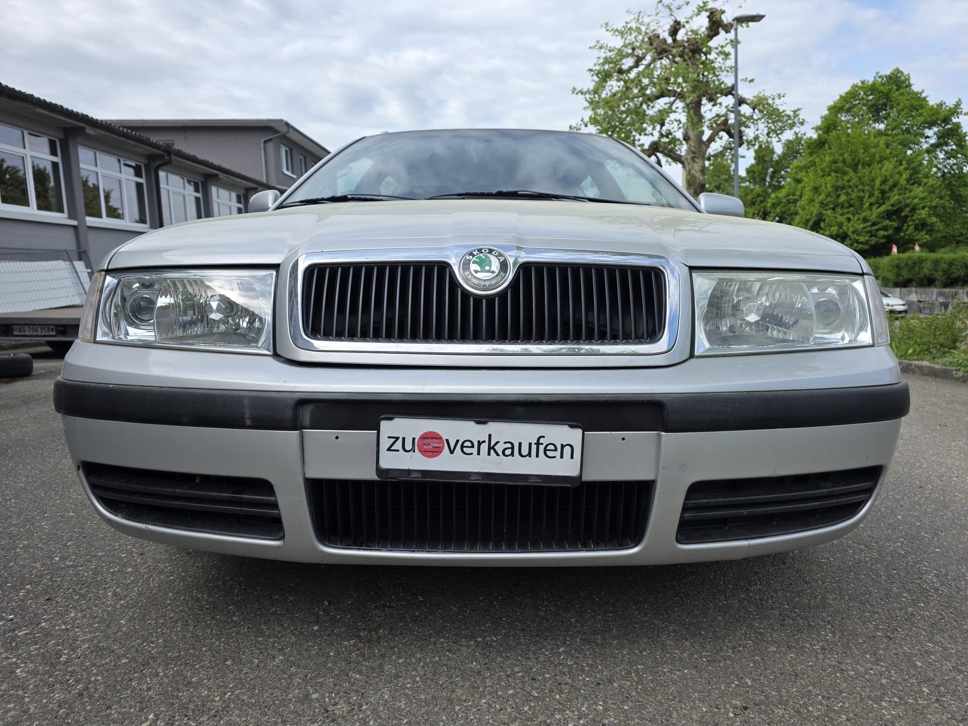 SKODA Octavia 1.8 Turbo Elegance-image-1