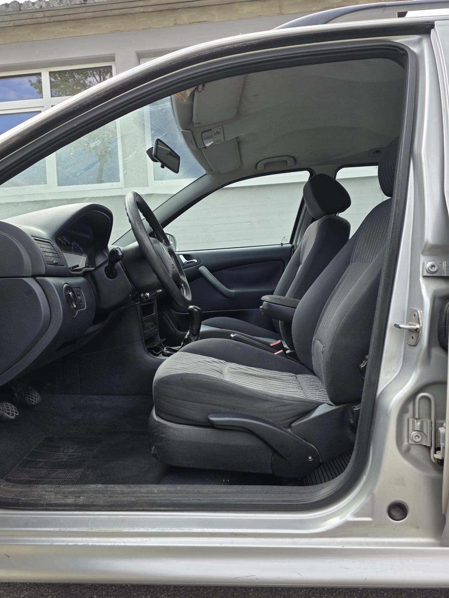 SKODA Octavia 1.8 Turbo Elegance-image-6
