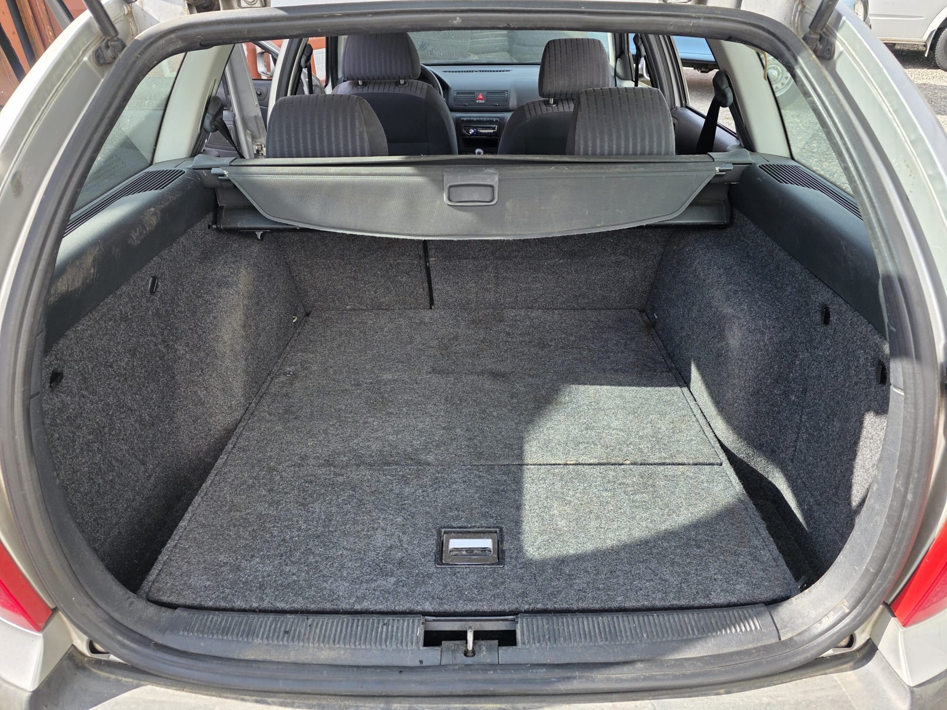SKODA Octavia 1.8 Turbo Elegance-image-11