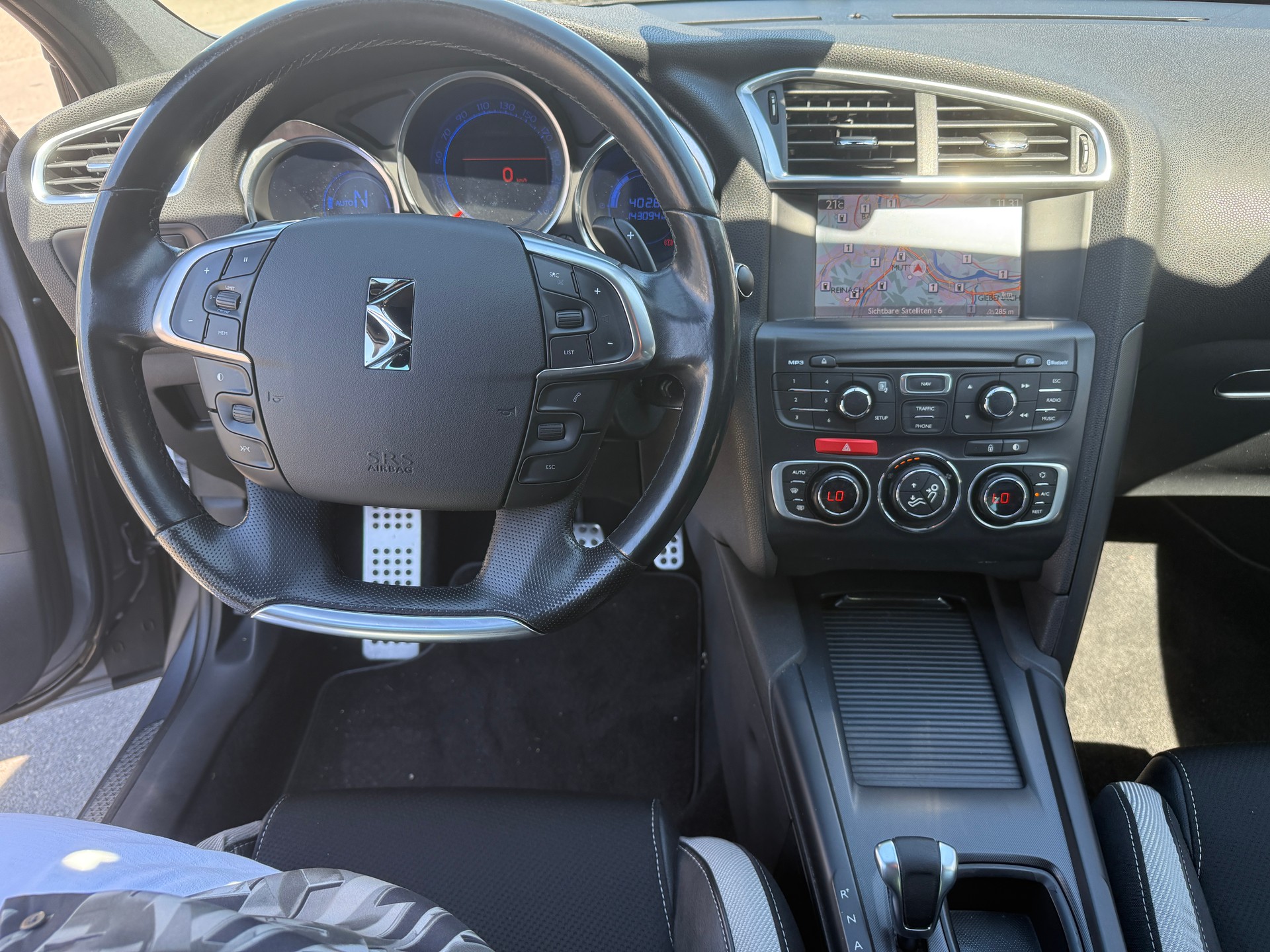 DS AUTOMOBILES DS4 1.6 THP SO Chic EGS6-image-9