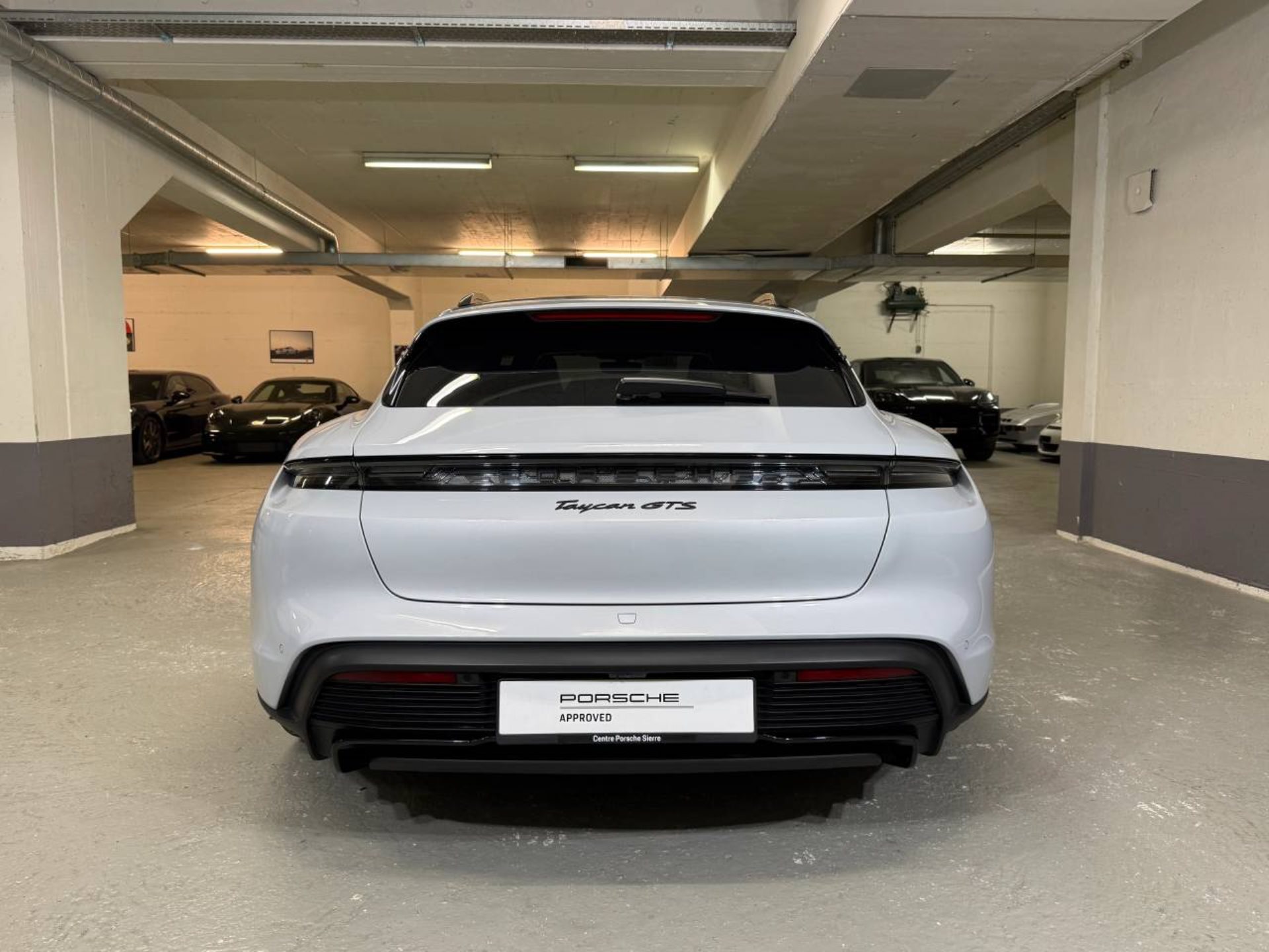 PORSCHE Taycan GTS Sport Turismo (MY23)-image-5