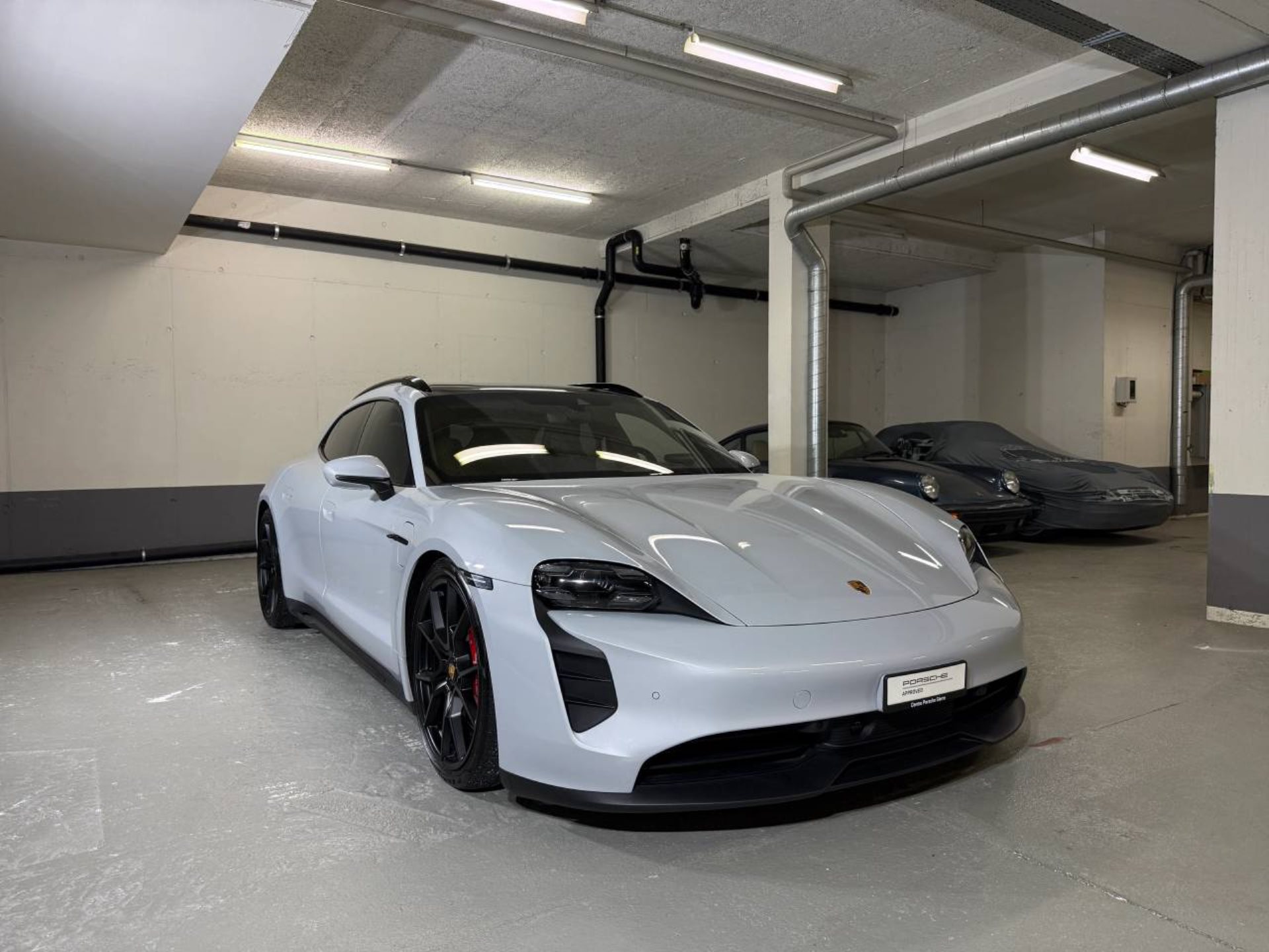PORSCHE Taycan GTS Sport Turismo (MY23)-image-7