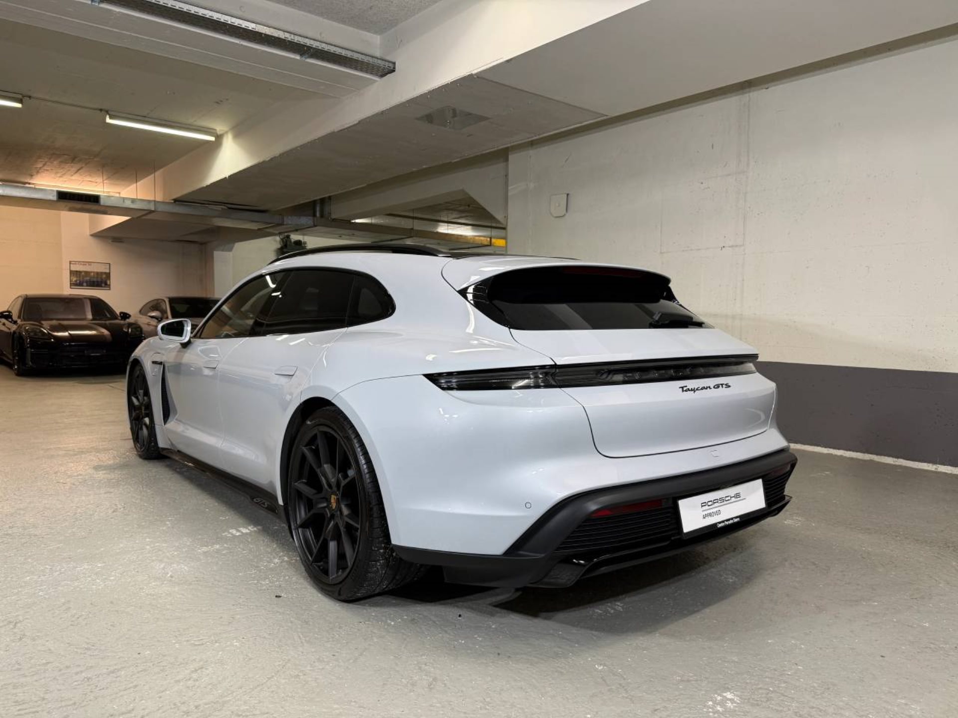 PORSCHE Taycan GTS Sport Turismo (MY23)-image-2