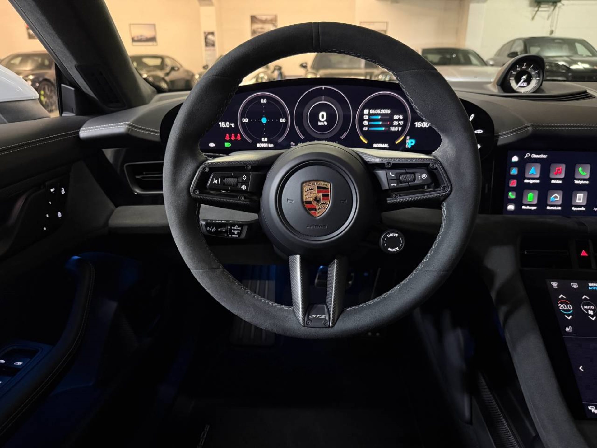 PORSCHE Taycan GTS Sport Turismo (MY23)-image-13
