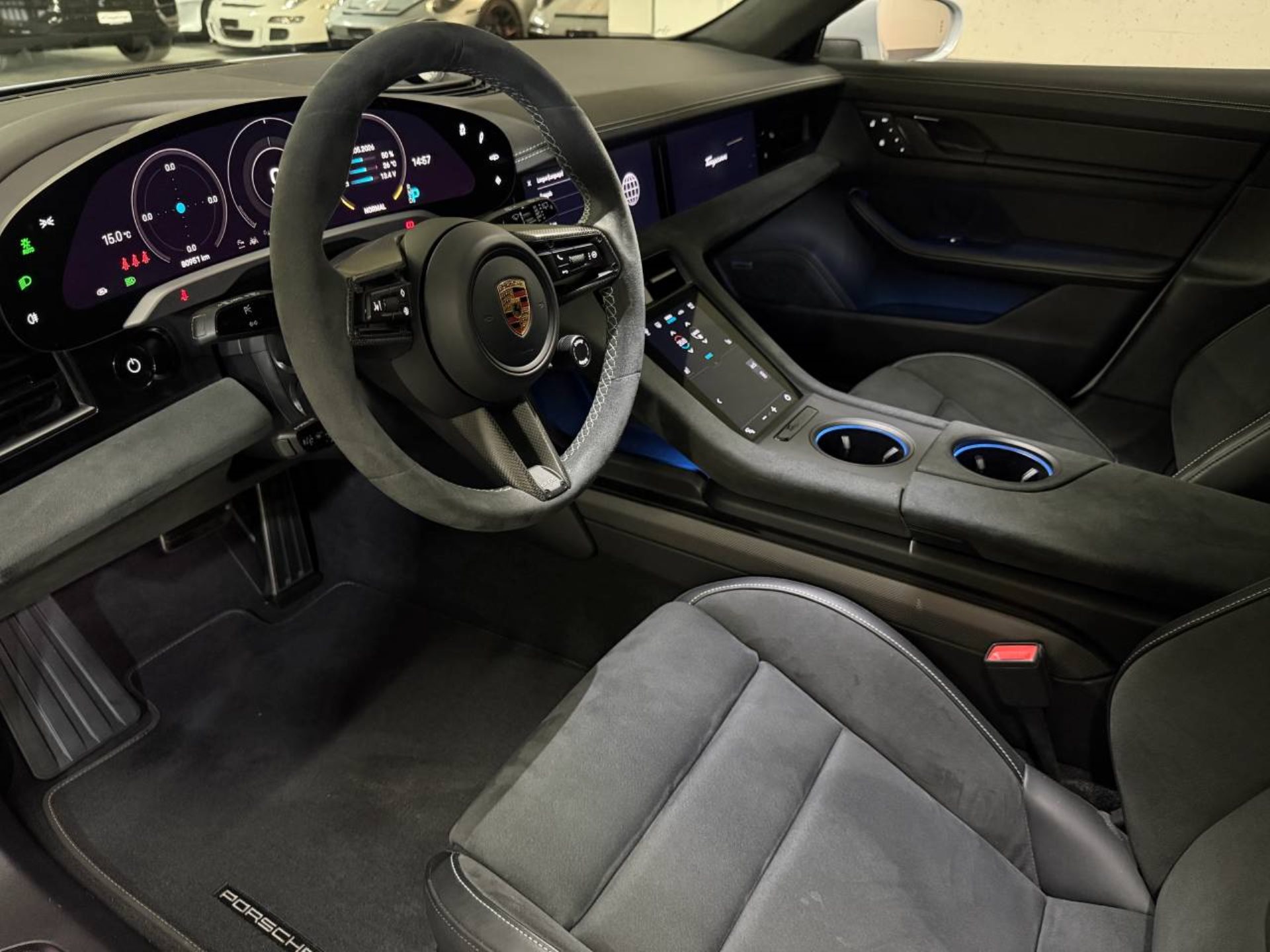 PORSCHE Taycan GTS Sport Turismo (MY23)-image-3