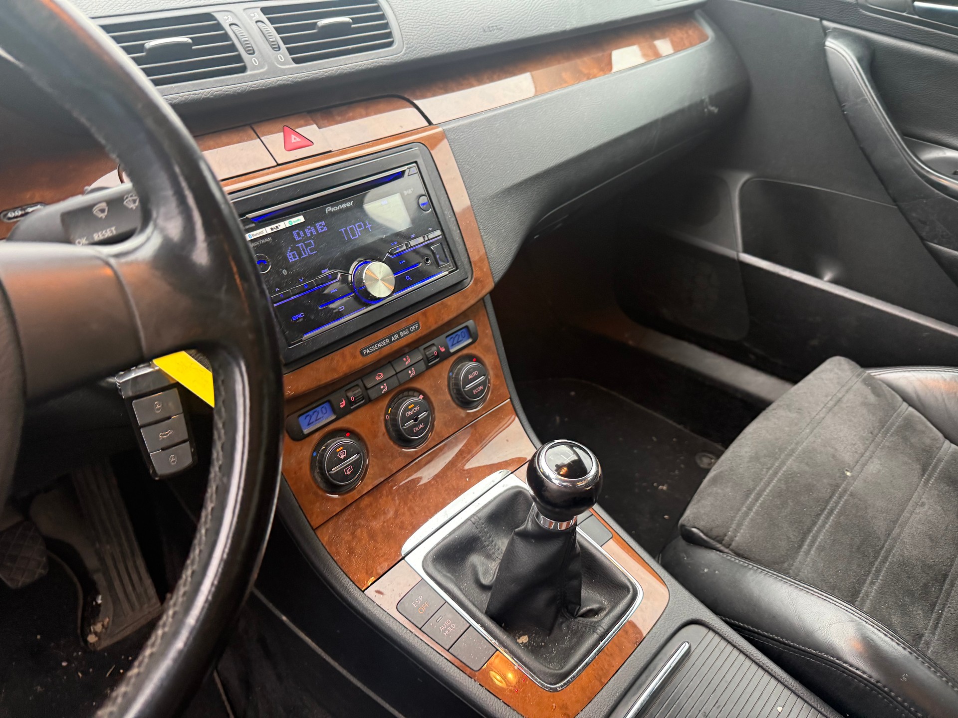 VW Passat 2.0 FSI Trendline 4Motion-image-8