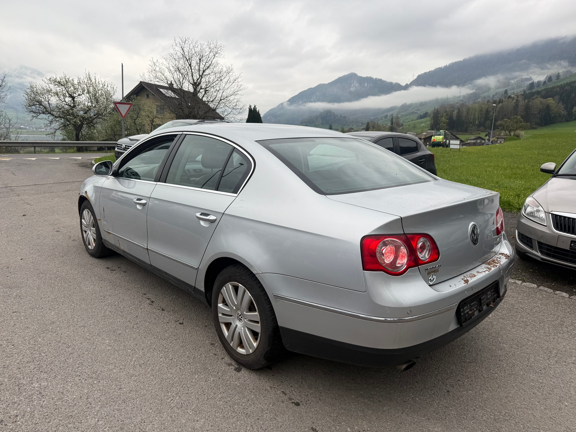 VW Passat 2.0 FSI Trendline 4Motion-image-5