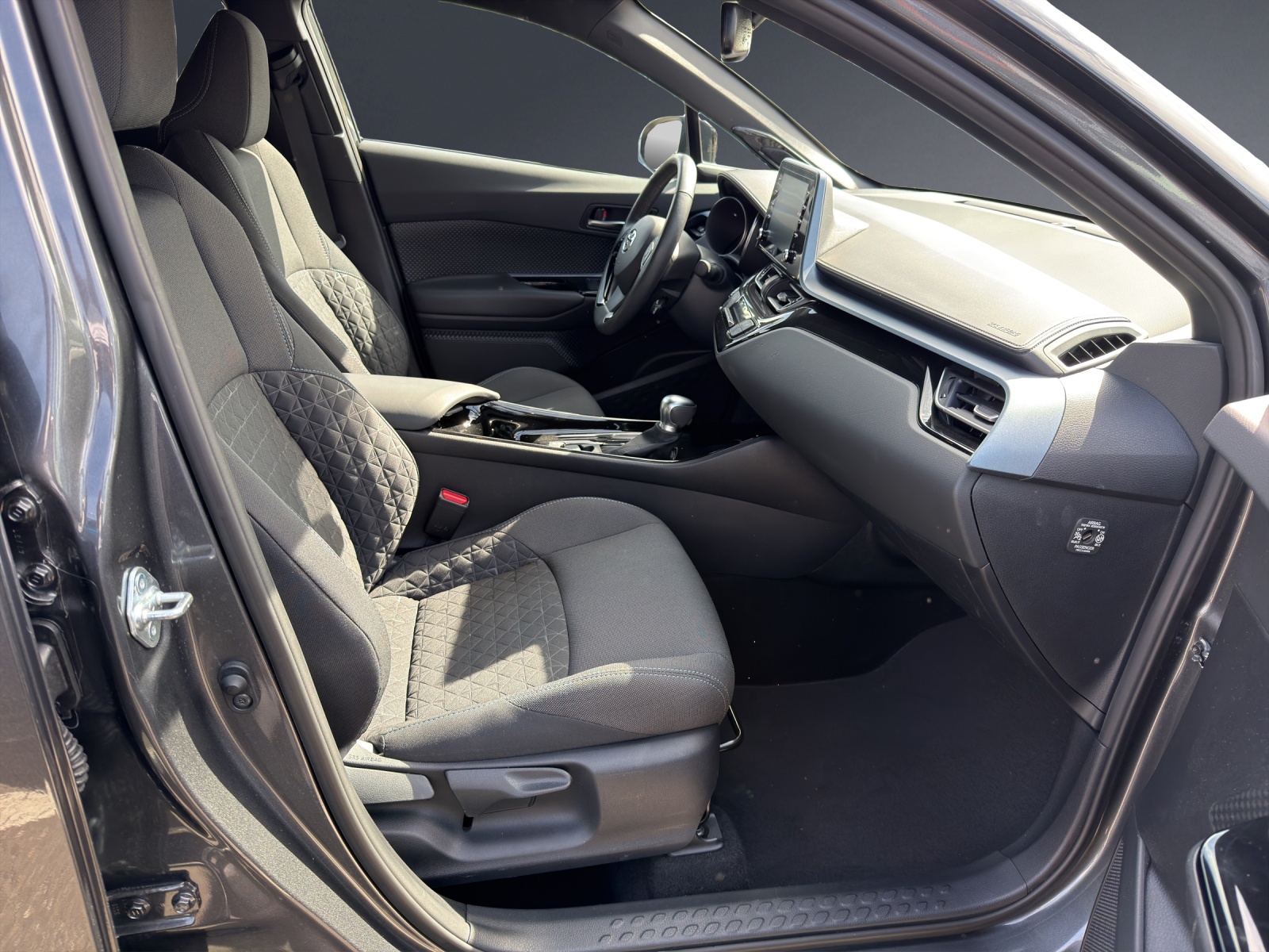 TOYOTA C-HR 2.0 HSD CVT Trend-image-6