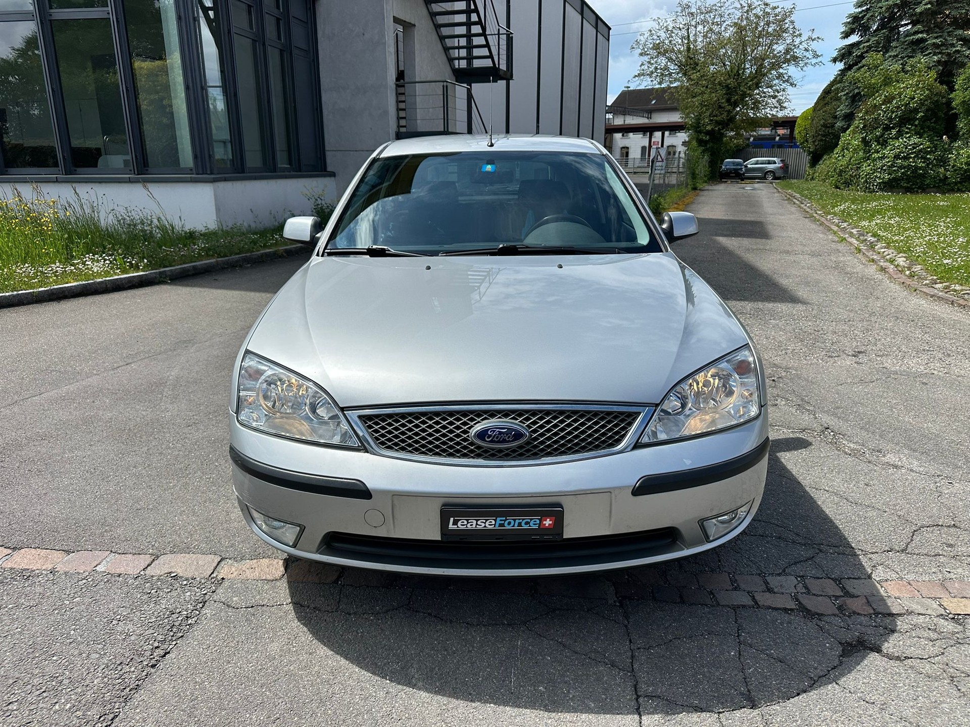 FORD Mondeo 2.0i 16V Trend-image-0