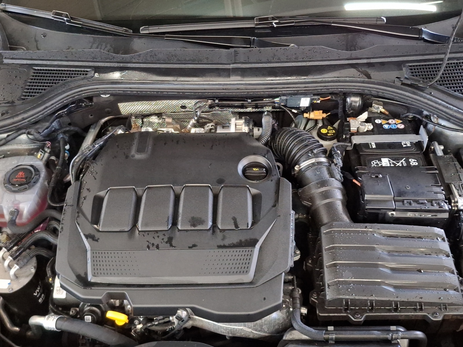 VW Passat Variant 2.0 TDI evo Business 4 Motion DSG-image-15