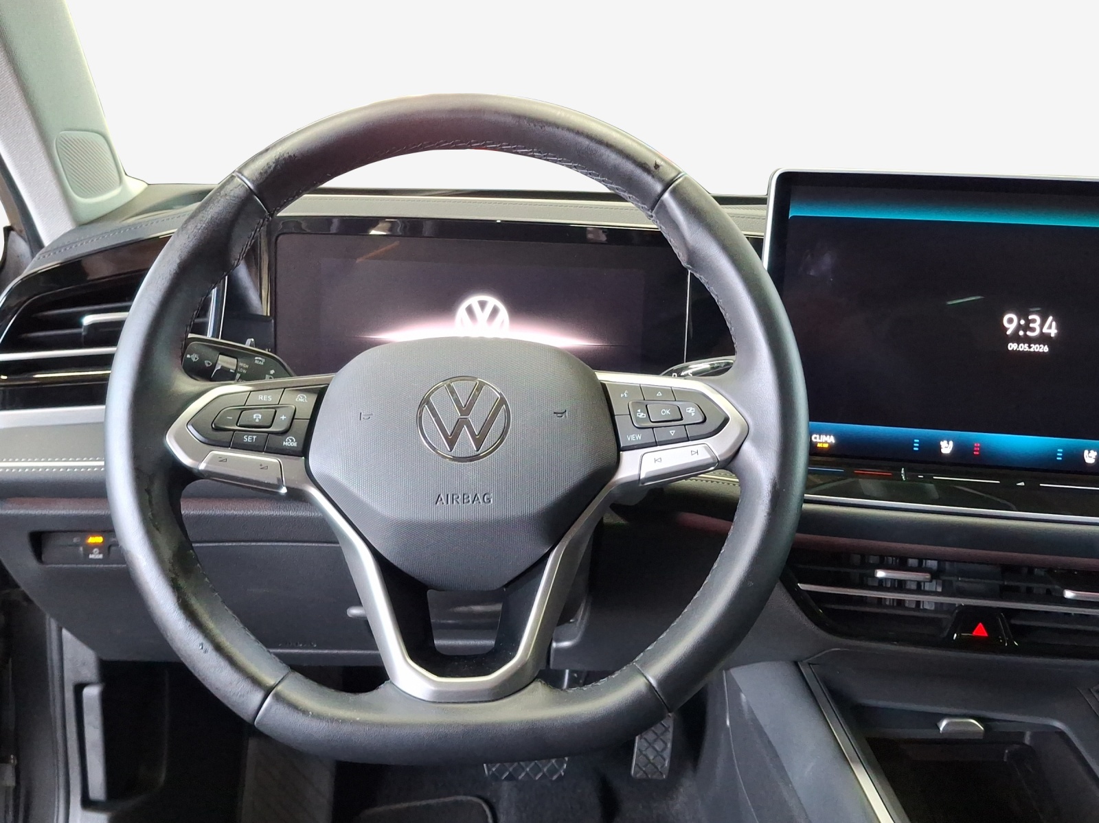 VW Passat Variant 2.0 TDI evo Business 4 Motion DSG-image-9