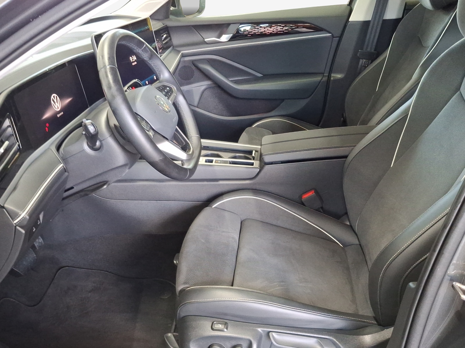 VW Passat Variant 2.0 TDI evo Business 4 Motion DSG-image-7