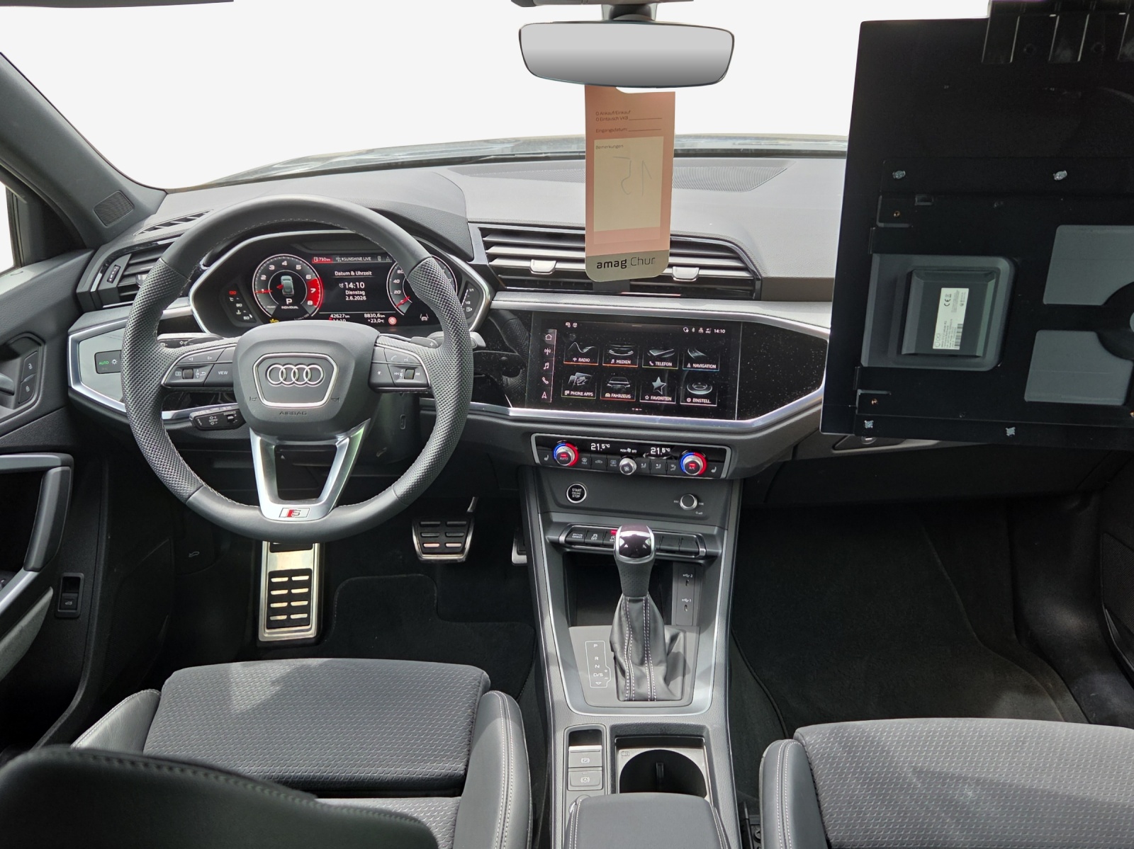 AUDI Q3 Sportback 40 TFSI S line quattro S-tronic-image-8