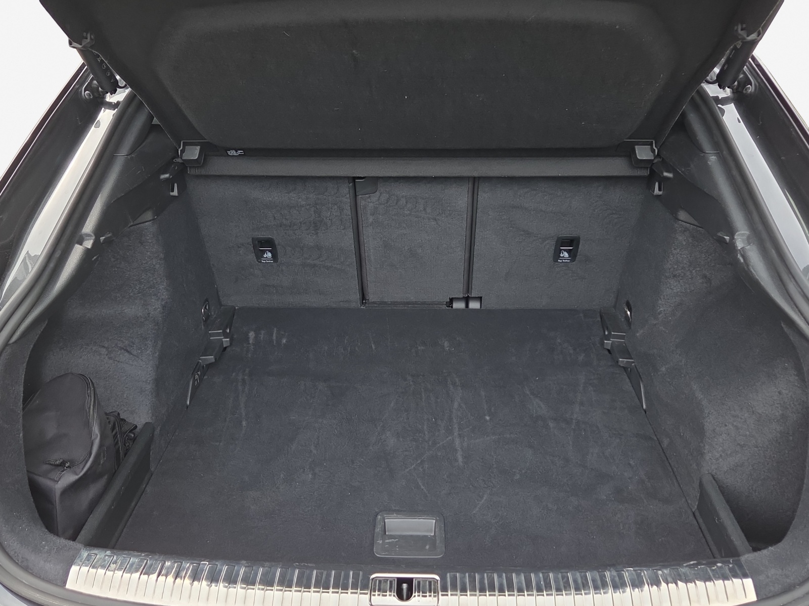 AUDI Q3 Sportback 40 TFSI S line quattro S-tronic-image-12