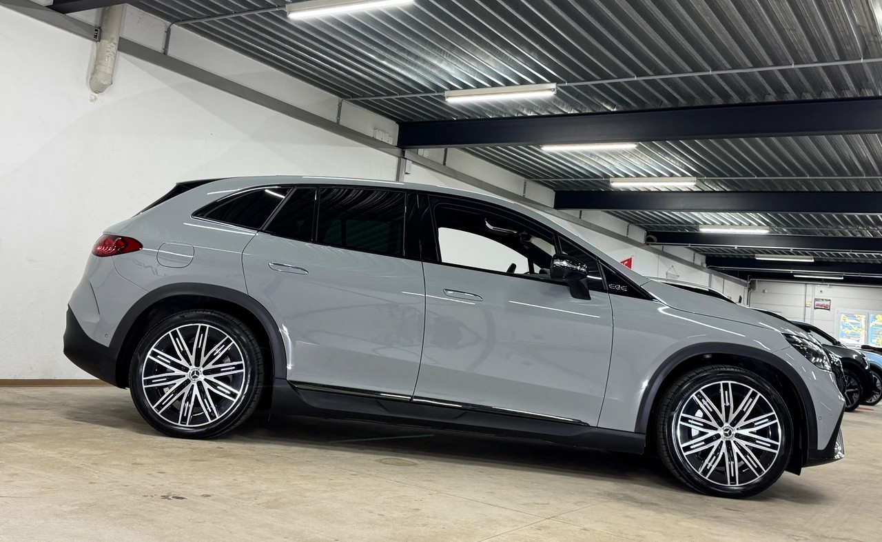 MERCEDES-BENZ EQE SUV 500 4 Matic AMG Executive Edition 408PS / 96kWh / Hyperscreen-showroom-element-3
